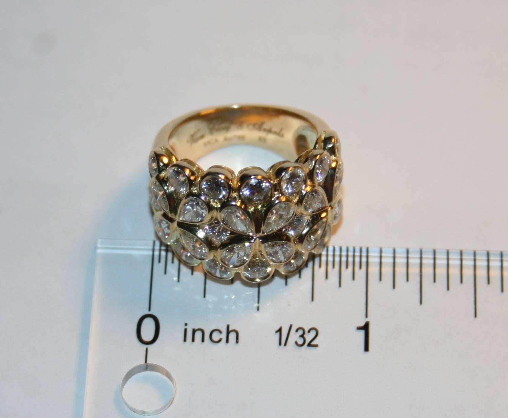 Van Cleef & Arpels Bague à bande fleurie « Rosee » en or et diamants de 4,25 carats Pour femmes en vente