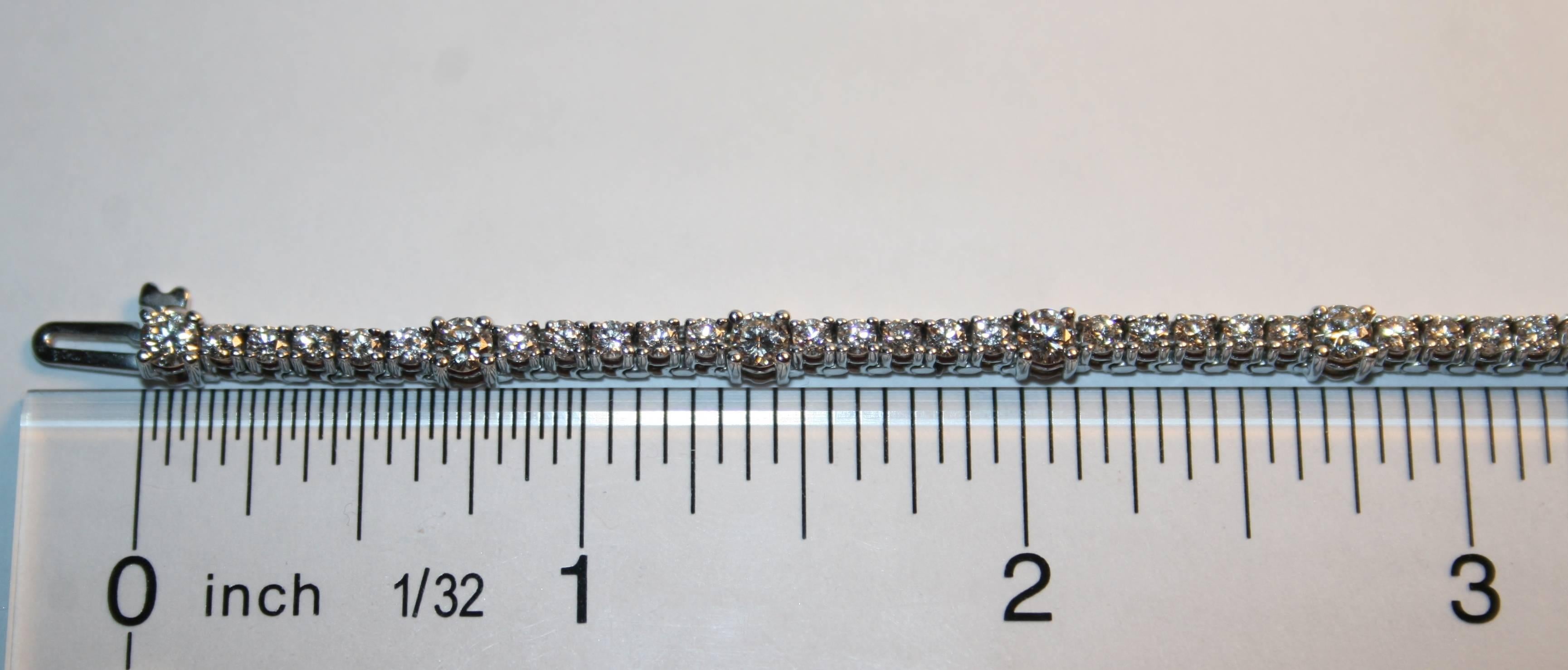 4,00 Karat Diamant-Gold-Tennisarmband  im Zustand „Neu“ im Angebot in New York, NY