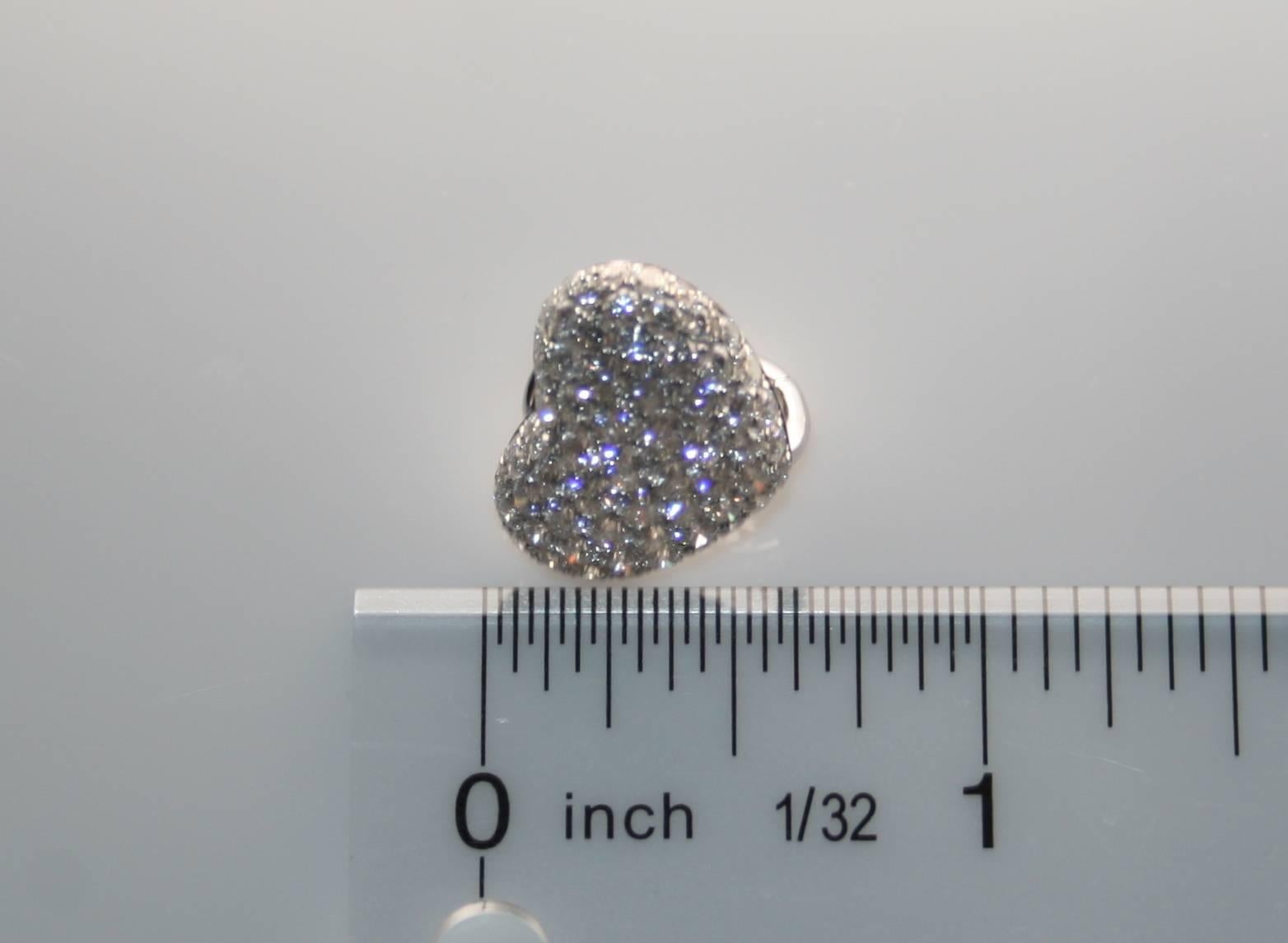 4,62 Karat Diamant Pavé-Gold Herz-Ohrringe im Zustand „Neu“ im Angebot in New York, NY