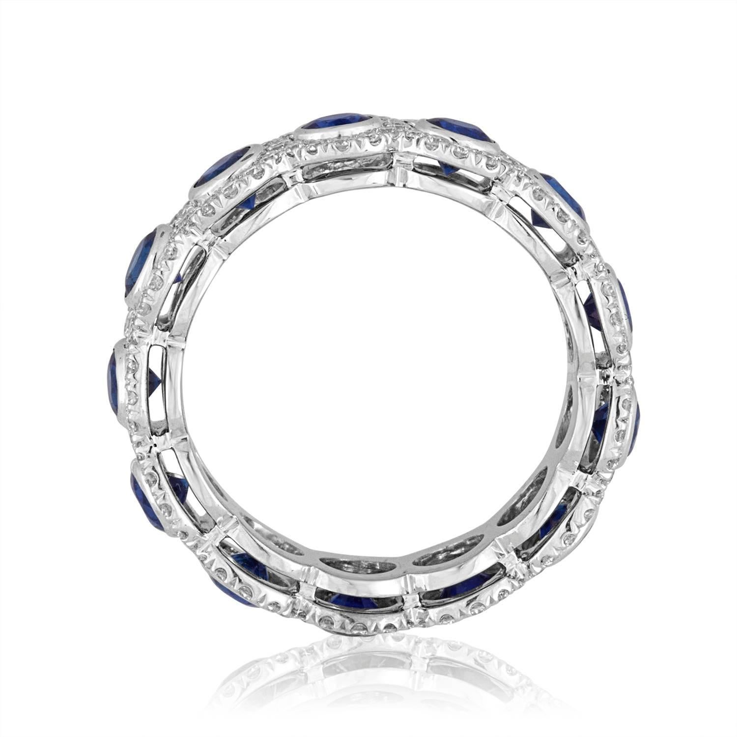 Ganz besonderes Ewigkeitsarmband
Dies ist ein Band mit blauem Saphir und Diamanten.
Der Ring ist aus 18K Weißgold.
Der Ring hat 3.09Ct in Natural Blue Sapphires.
Es sind 1.03Ct in Diamanten F VS
Der Ring ist eine Größe 7, nicht sizable.
Der Ring ist