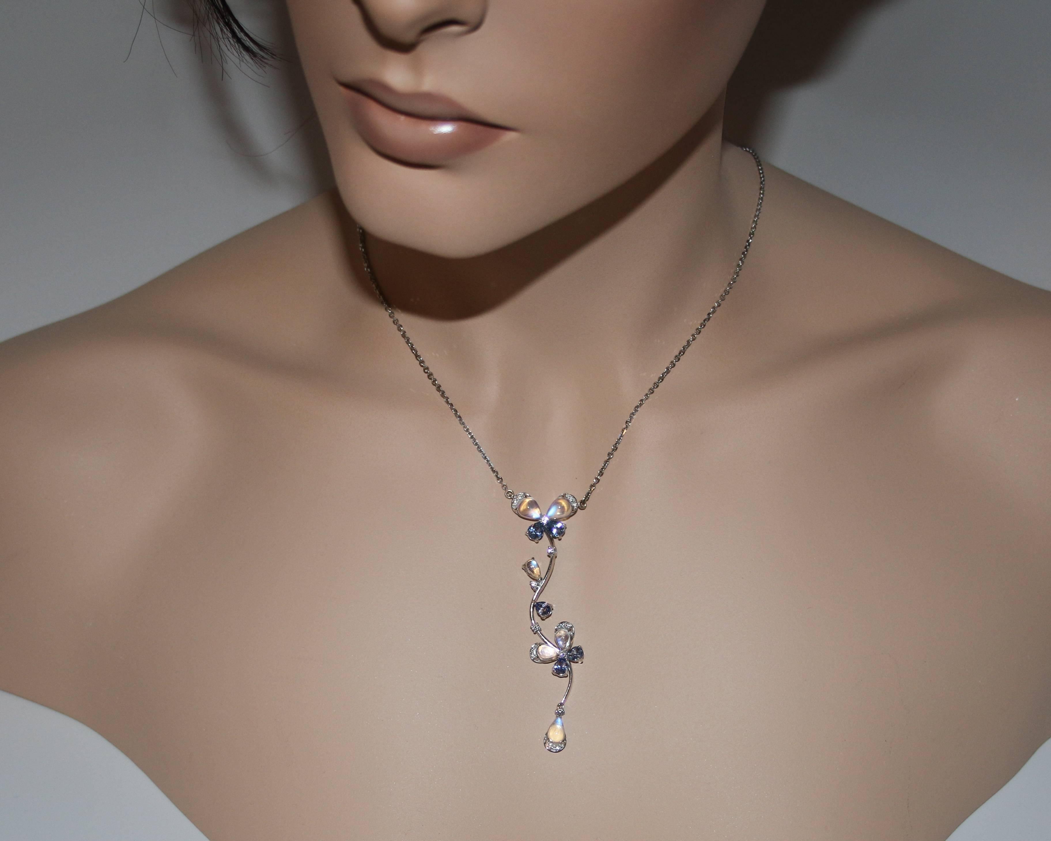 Very Beautiful Flower Necklace.
The pendant portion is 18K White Gold.
The chain is 14K White Gold.
5.50Ct Moonstones.
2.28Ct Tanzanites.
0.33Ct in Diamonds G VS.
The pendant portion is 2.75