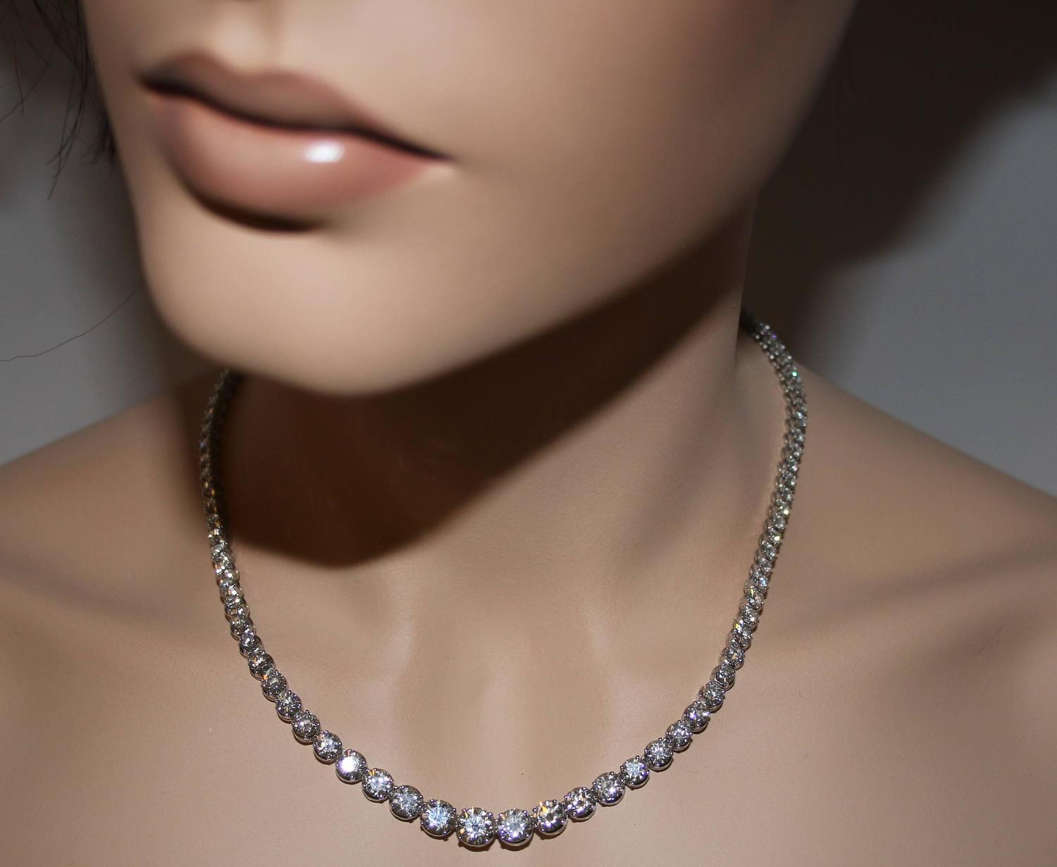 13.10 Carat Diamond Gold Riviere Necklace For Sale at 1stdibs