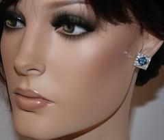 Borchie quadrate in oro da 3,62 carati con topazio blu e diamante
