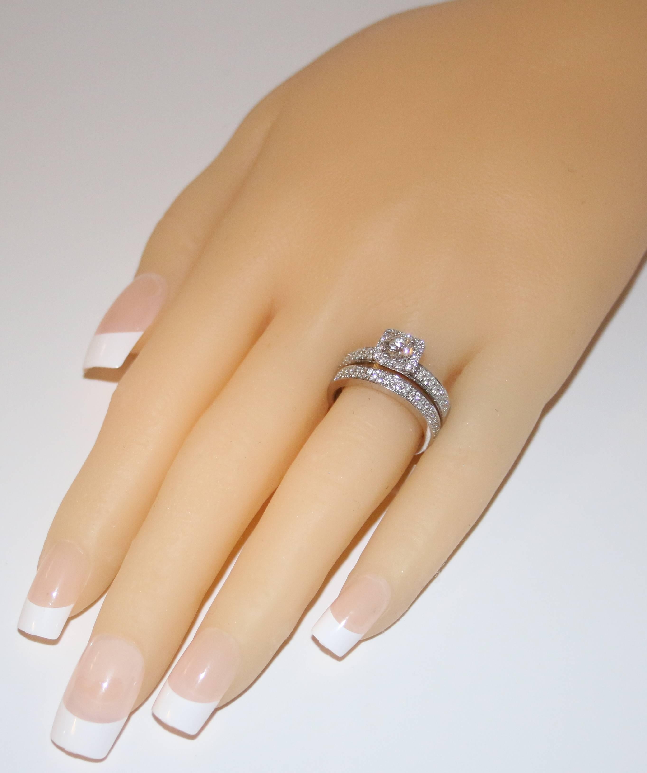 Verlobungsring-Set mit GIA-zertifiziertem 0,55 Karat Diamant in Gold im Zustand „Neu“ im Angebot in New York, NY