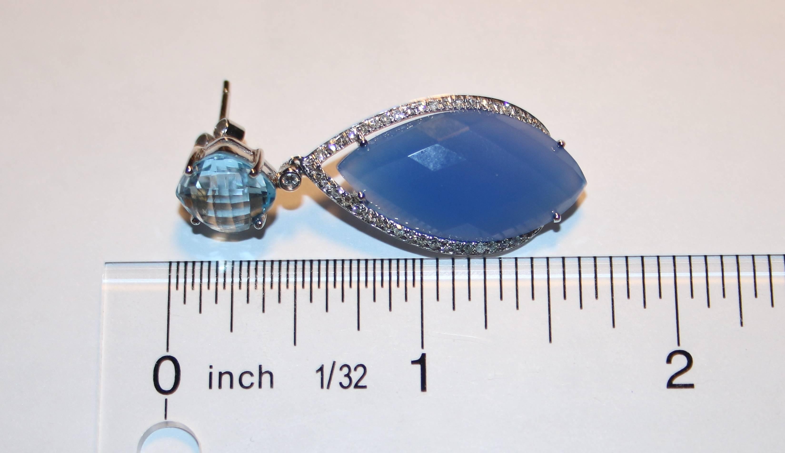 Taille poire Pendants d'oreilles en or avec agate bleue, topaze bleue et diamants de 17,15 carats en vente