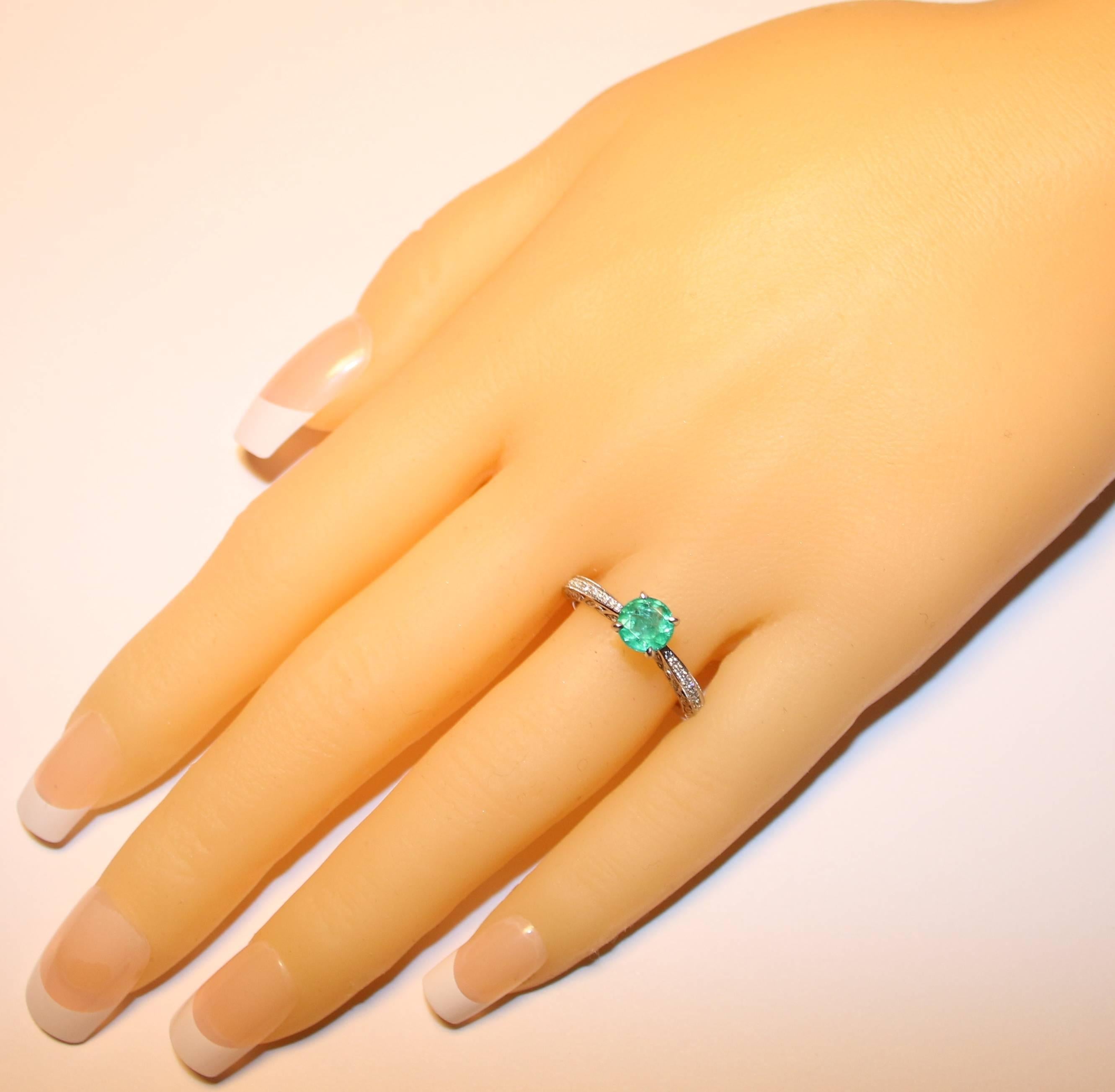 Contemporary 0.72 Carats Emerald Diamond Gold Milgrain Ring
