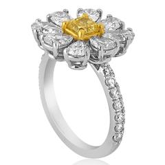 Bague fleur de marguerite en platine:: diamants jaunes et blancs fantaisie