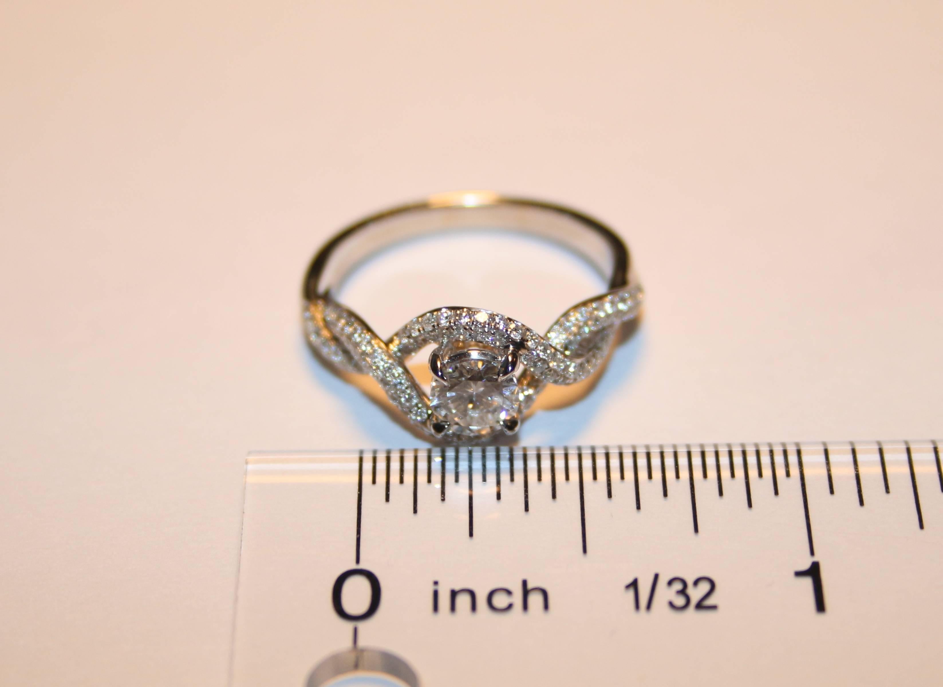 0.51 Carat Diamond Infinity Gold Ring In New Condition In New York, NY