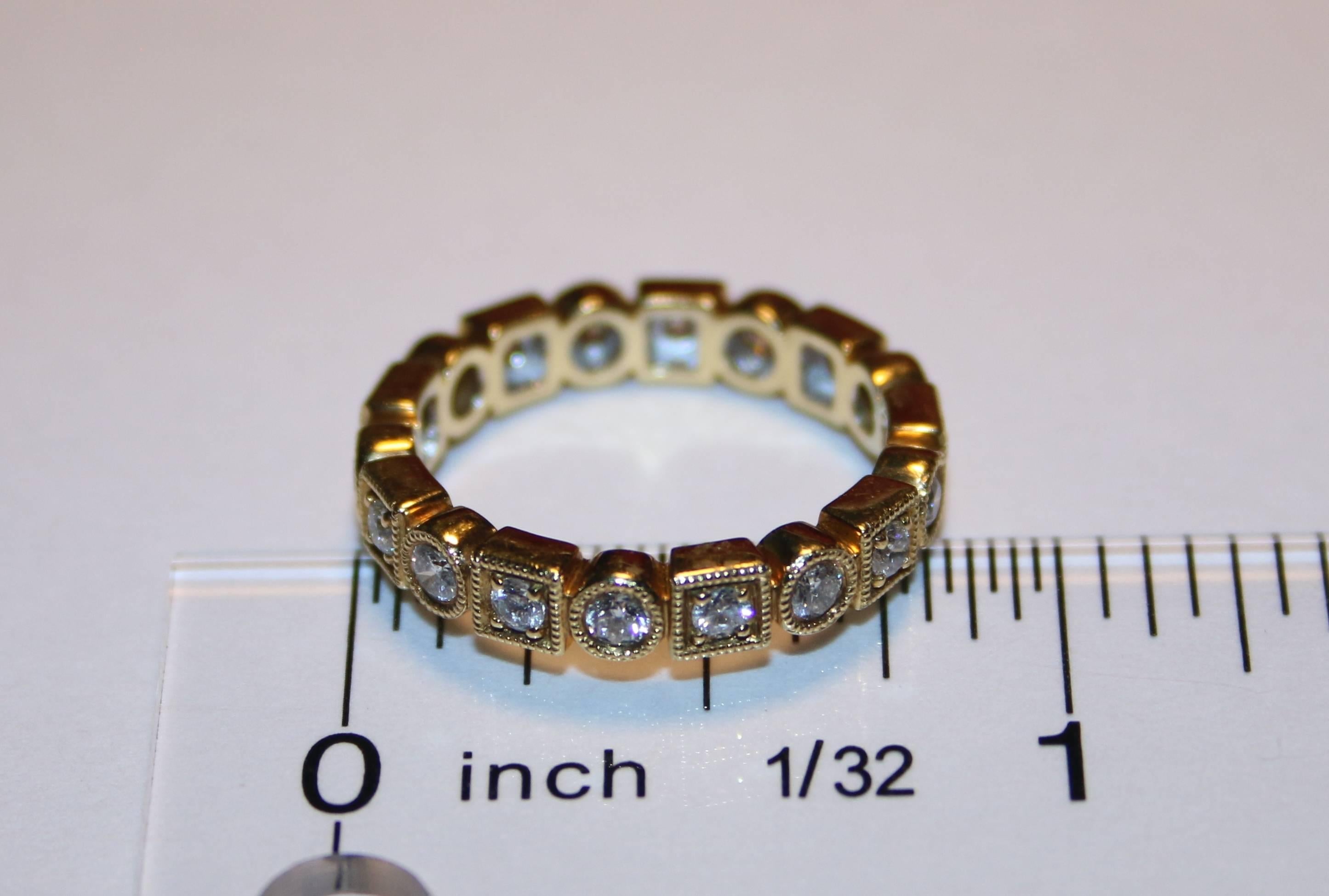 1,90 Karat 2er-Set stapelbarer Diamant-Gold-Eternity-Ring (Zeitgenössisch) im Angebot