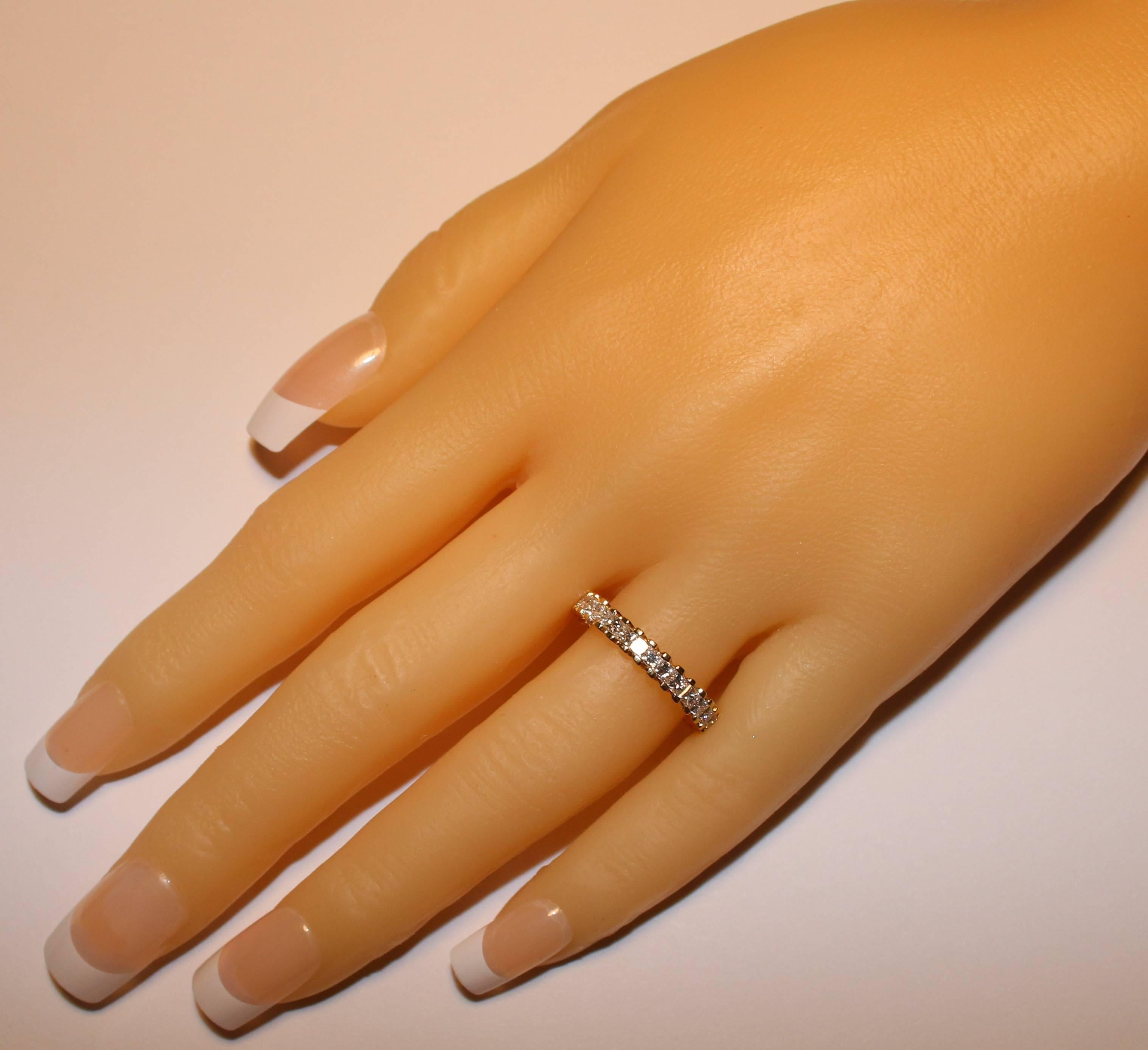 1,85 Karat Diamant-Eternity-Ring mit Prinzessinnenschliff (Zeitgenössisch) im Angebot