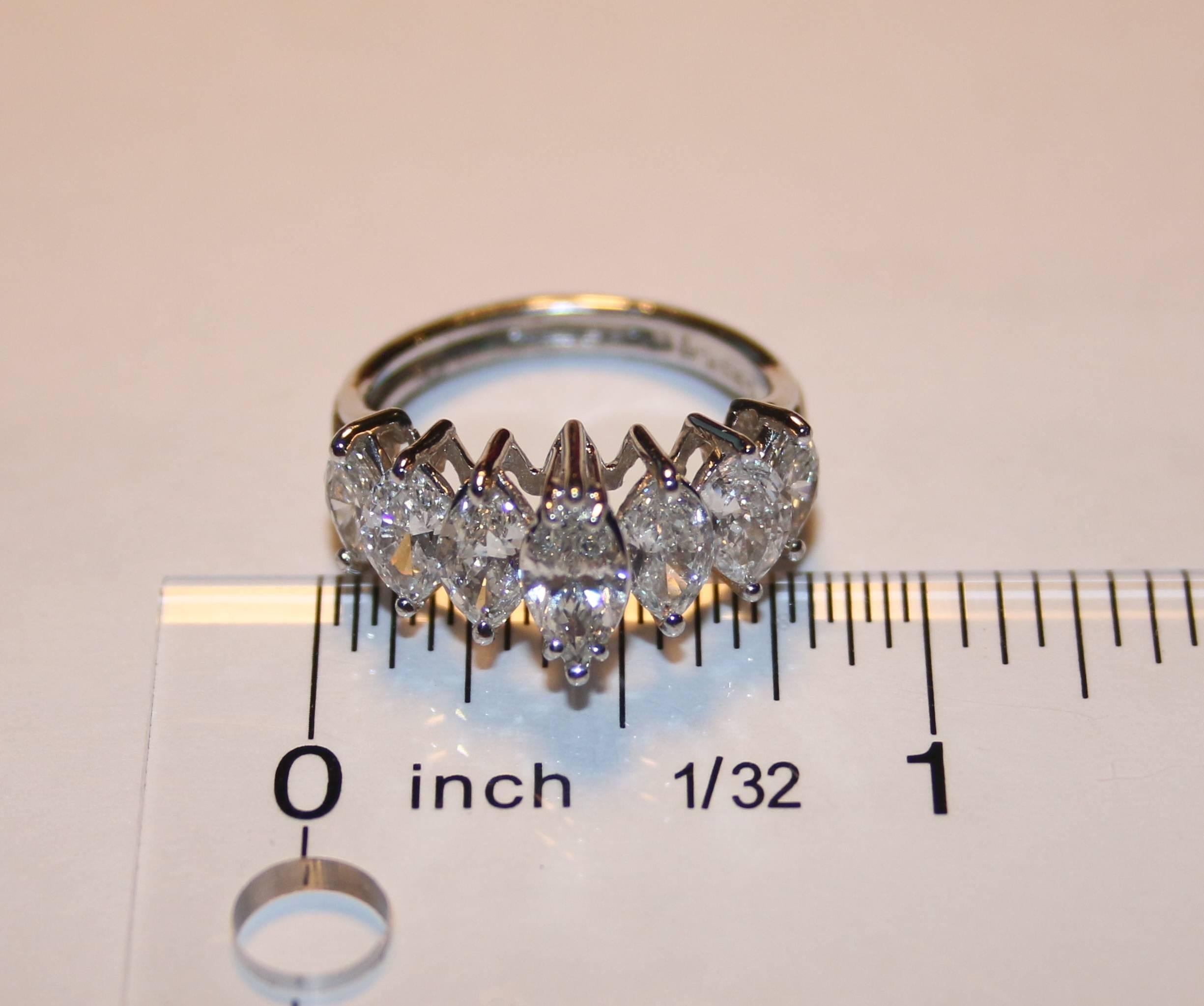 7 Stein 2,23 Karat Platinring mit Marquise-Diamant im Zustand „Hervorragend“ in New York, NY