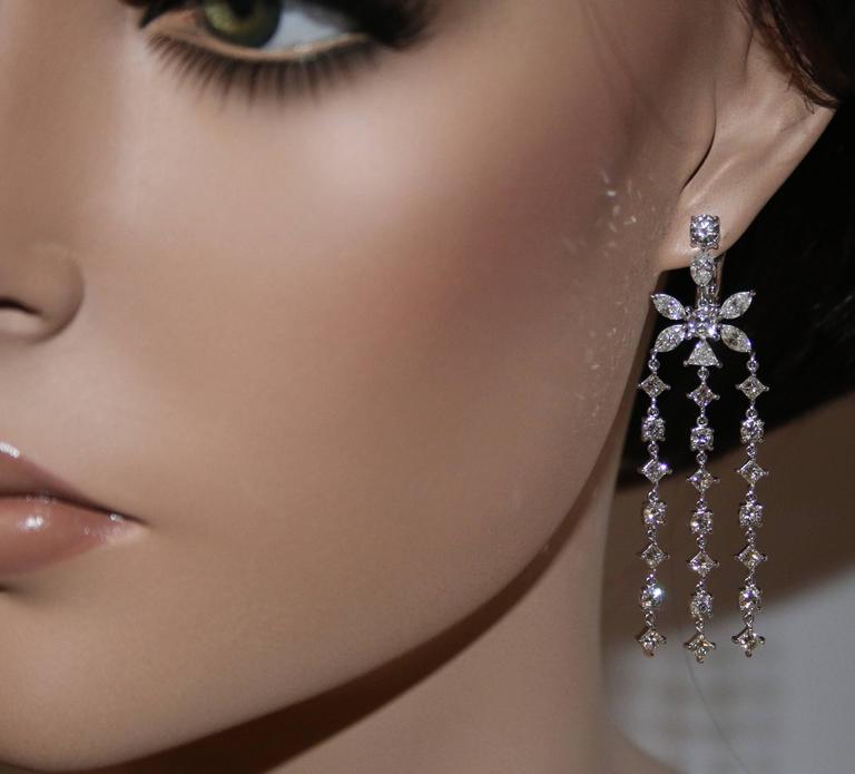 CHANDELIER FLOWER EARRING main image 1