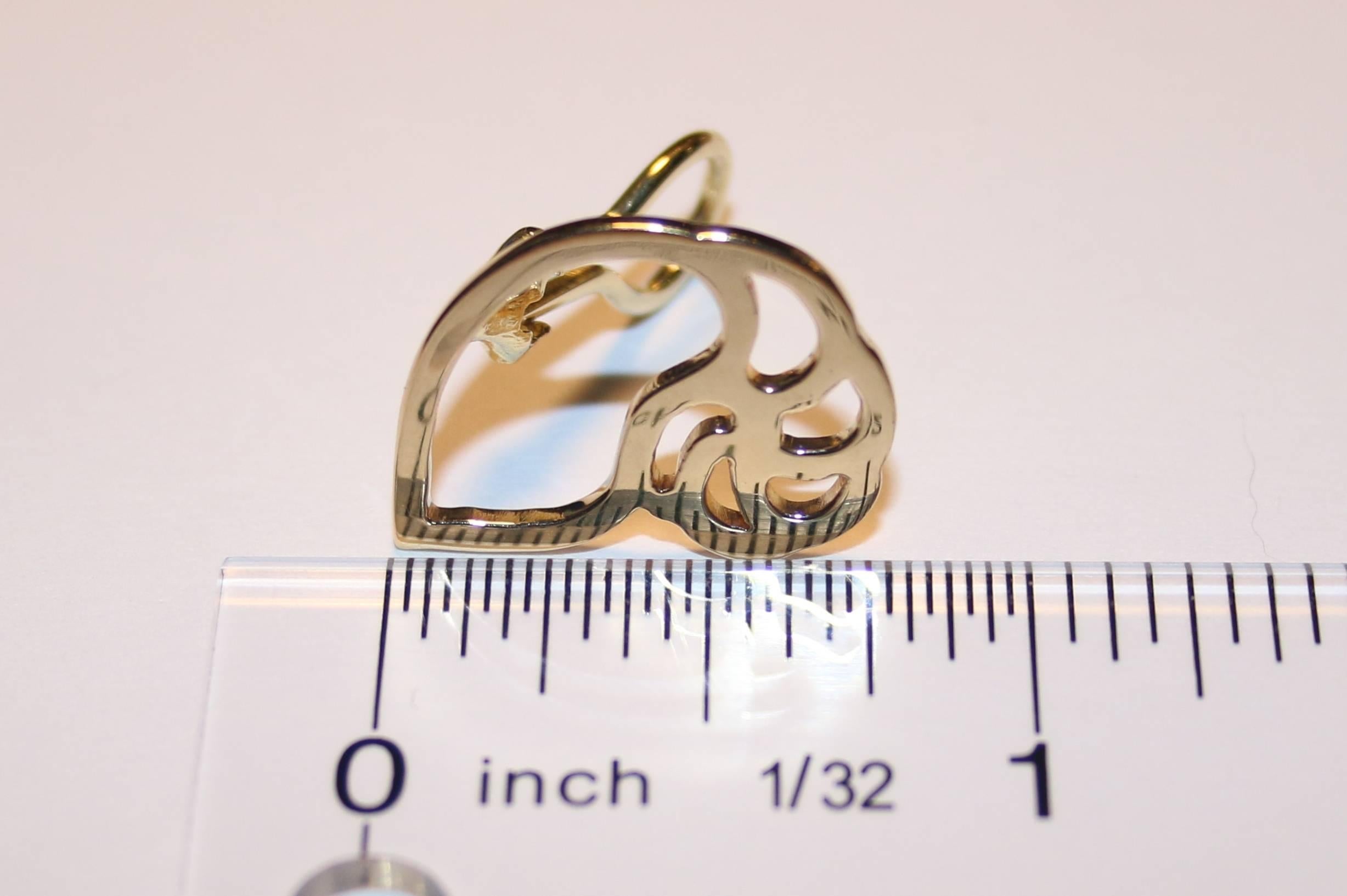 Etienne Perret Gold Seashell Clip Earrings In Excellent Condition For Sale In New York, NY