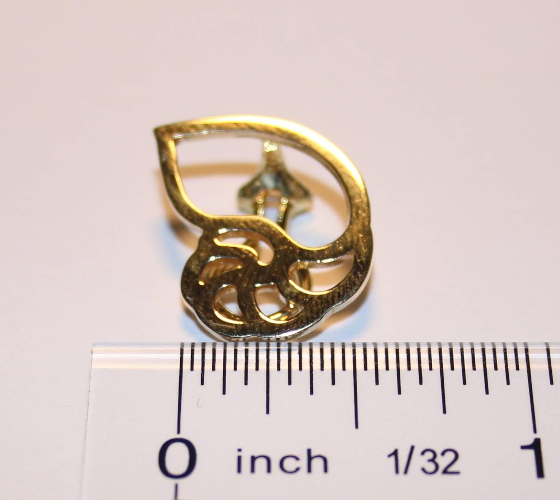 Gold Muschel-Clip-Ohrringe von Etienne Perret im Zustand „Hervorragend“ im Angebot in New York, NY