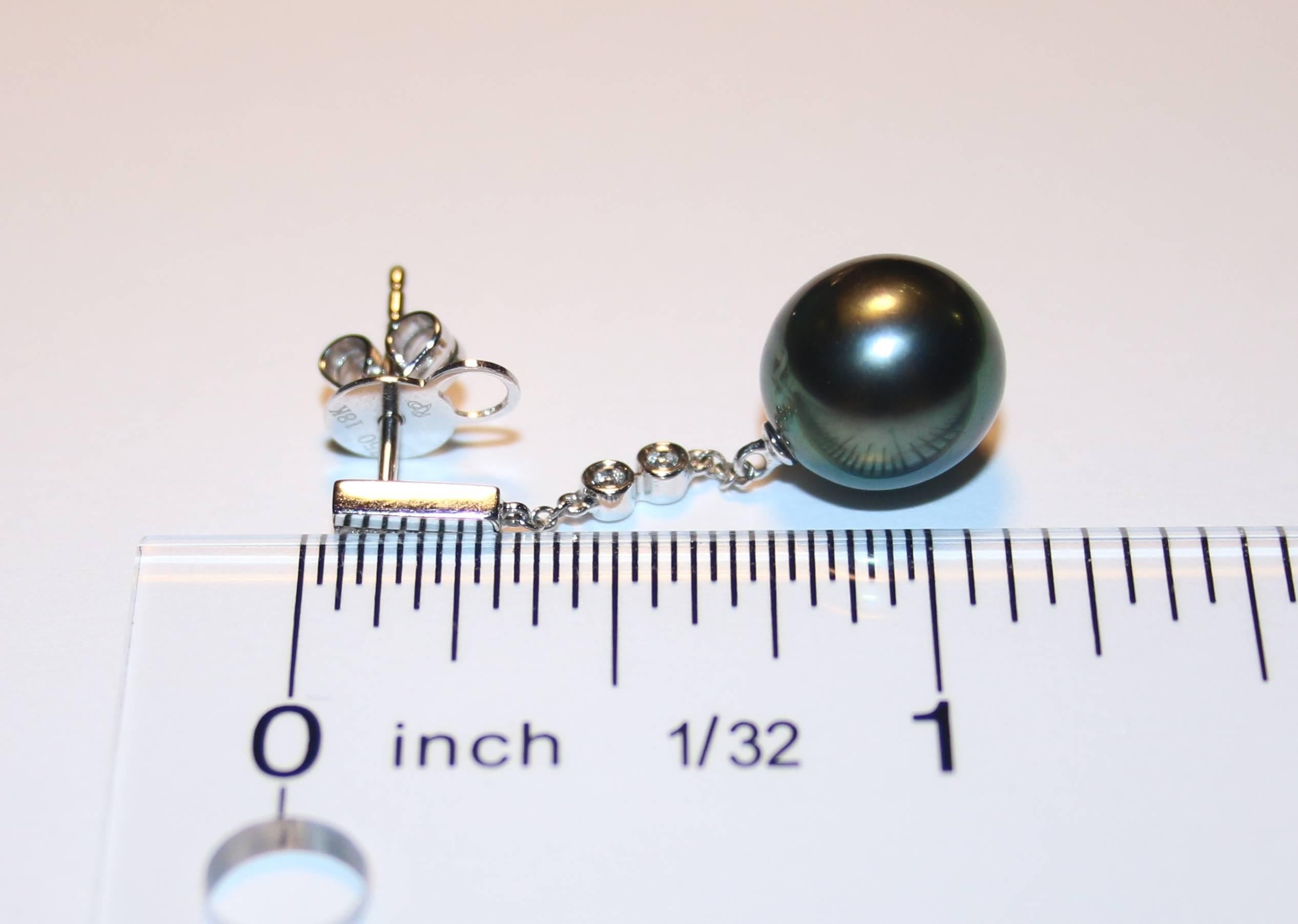 Round Cut 9.6MM Tahitian Peacock Cultured Pearls And Diamond Gold Dangle Earrings For Sale