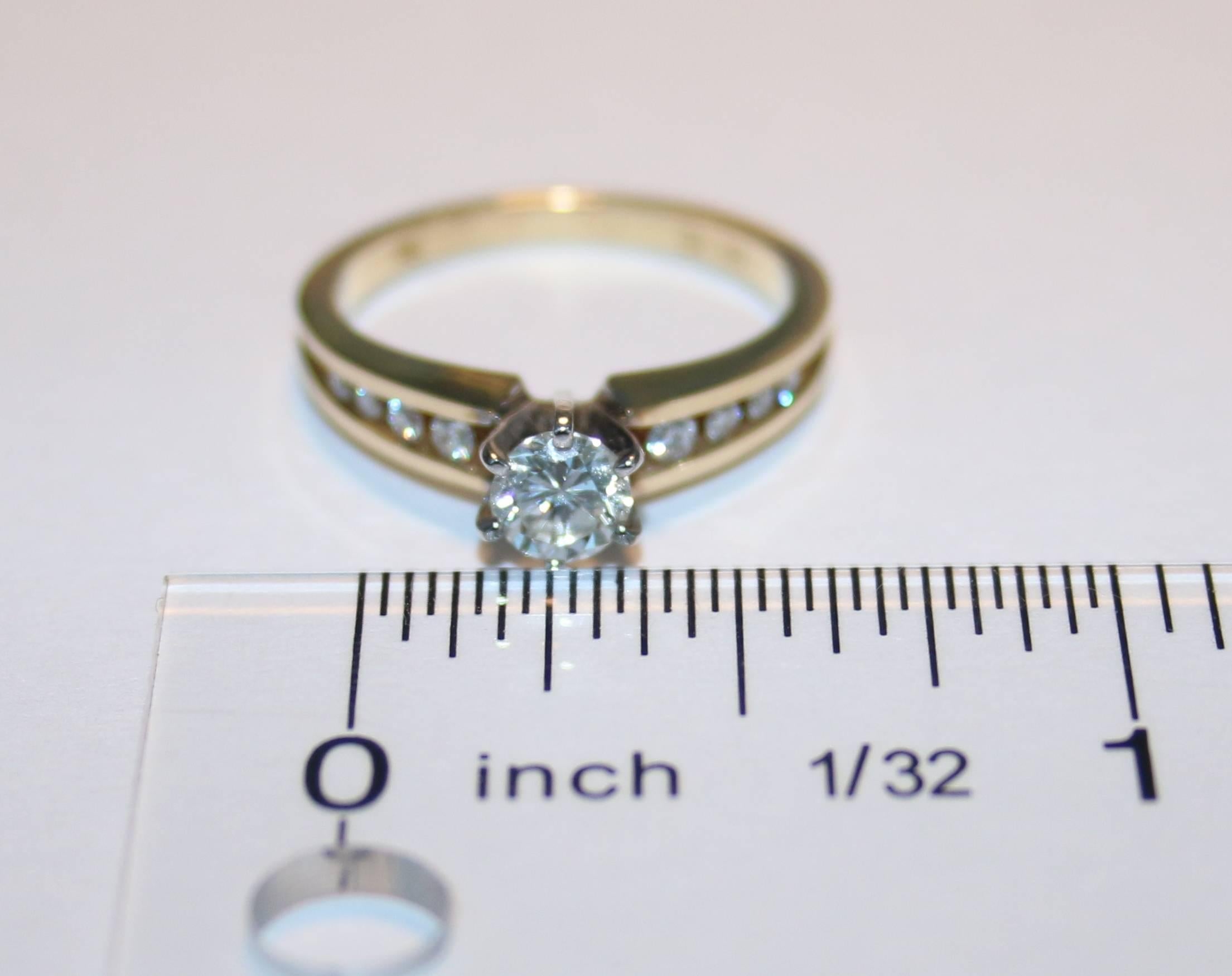 Contemporary 0.50 Carats Diamond Gold Engagement Ring For Sale