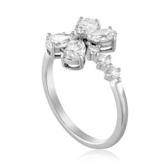 1.58 Carats Diamond Flower White Gold Ring