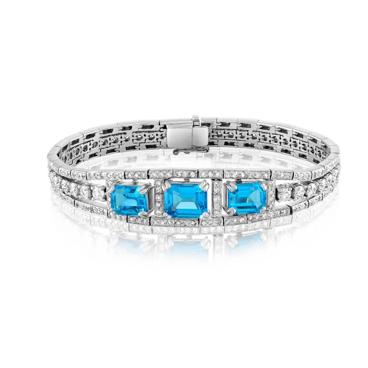 Contemporary 41.20 Carat Blue Topaz And Diamond Gold Necklace Earrings Bracelet Set