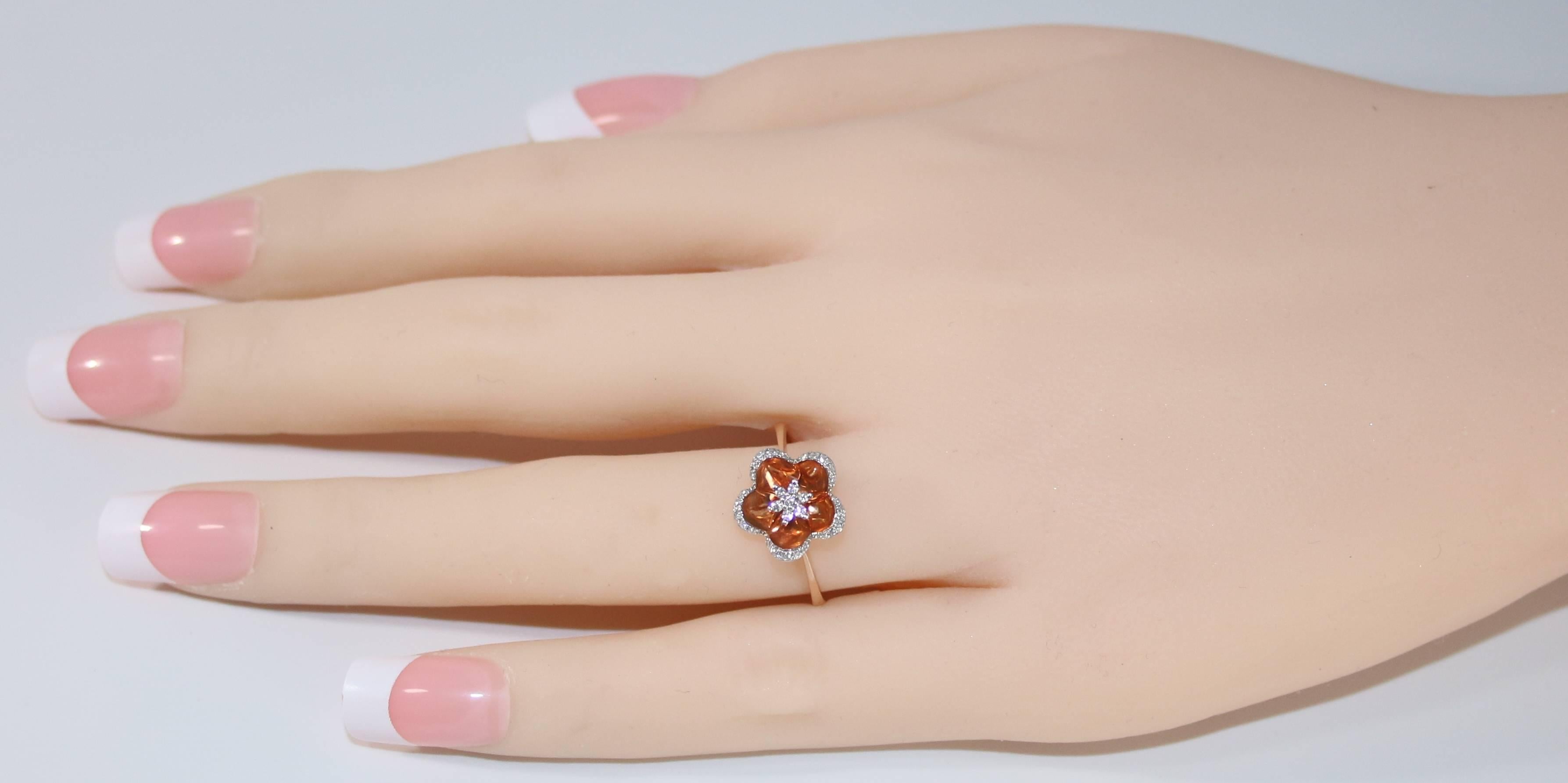 Contemporary 0.12 Carats Diamond and Rose Gold Flower Ring