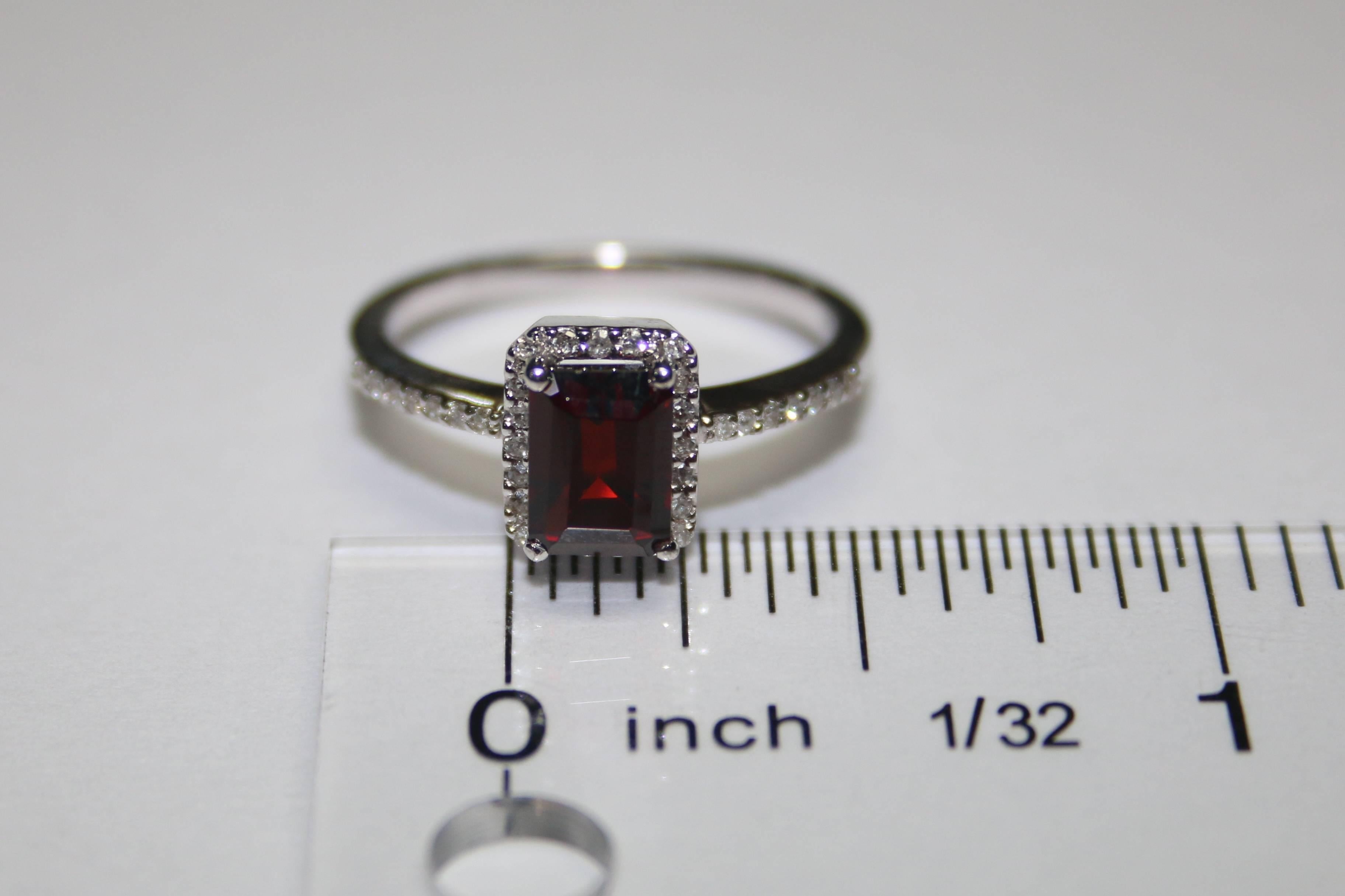 Emerald Cut Step Cut 1.47 Carats Garnet and Diamond Gold Ring