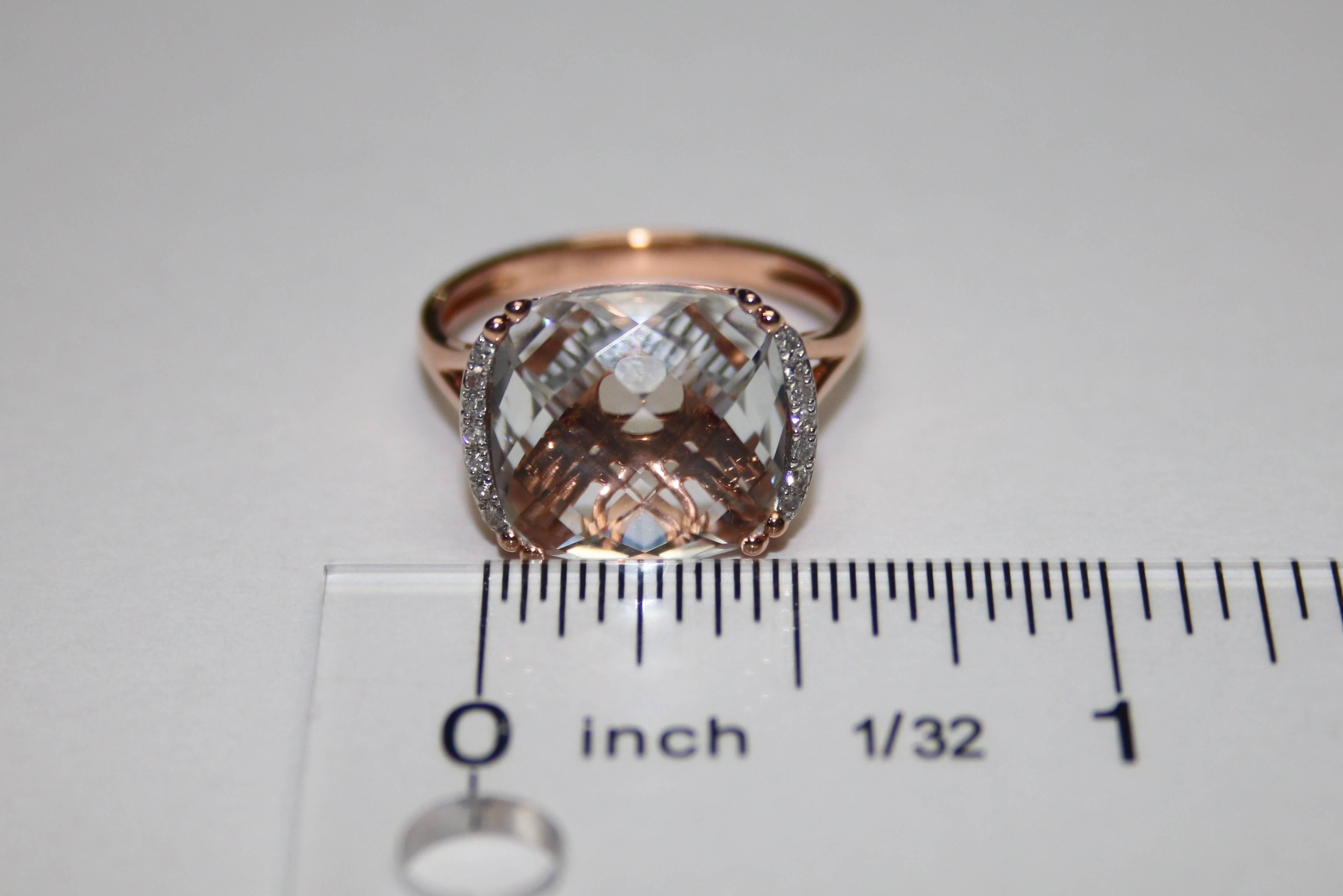 Taglio cuscino Anello in oro con topazio bianco e diamanti con taglio a cuscino da 7,56 carati in vendita