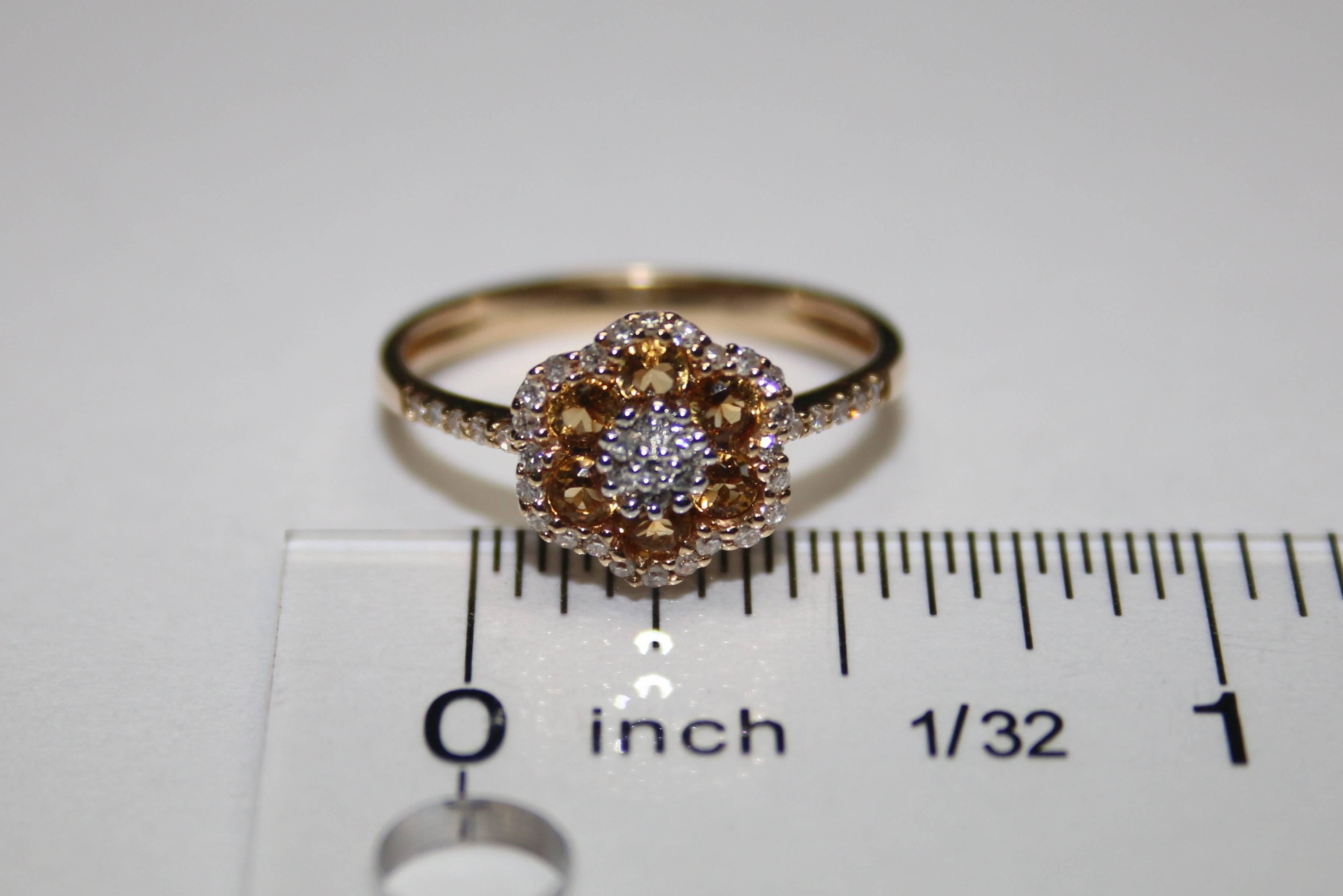 Round Cut 0.52 Carats Diamonds and Citrine Gold Flower Ring For Sale