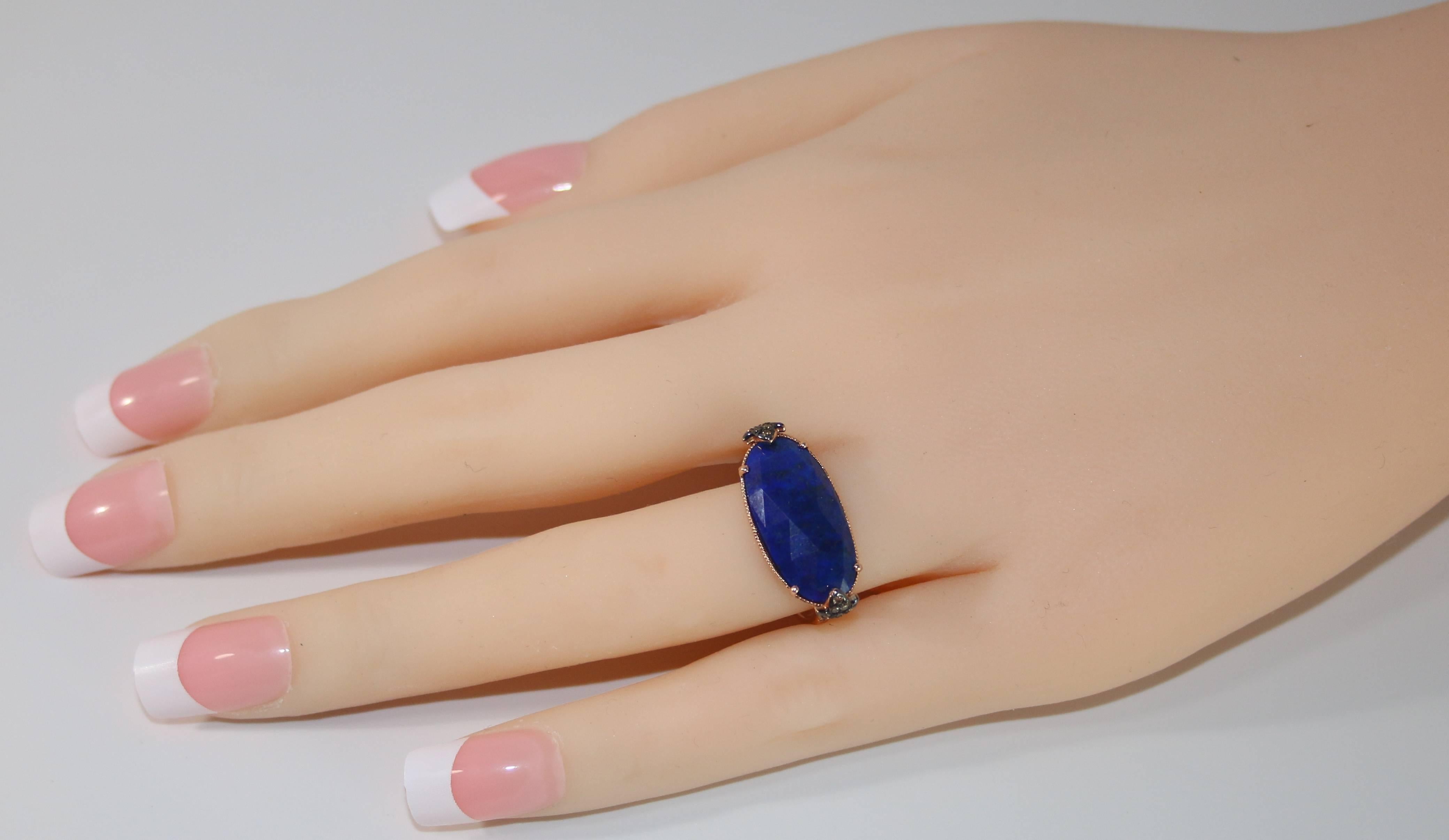 Modern Lapis Lazuli 4.32 Carats Faceted Cabochon and Diamond Gold Ring