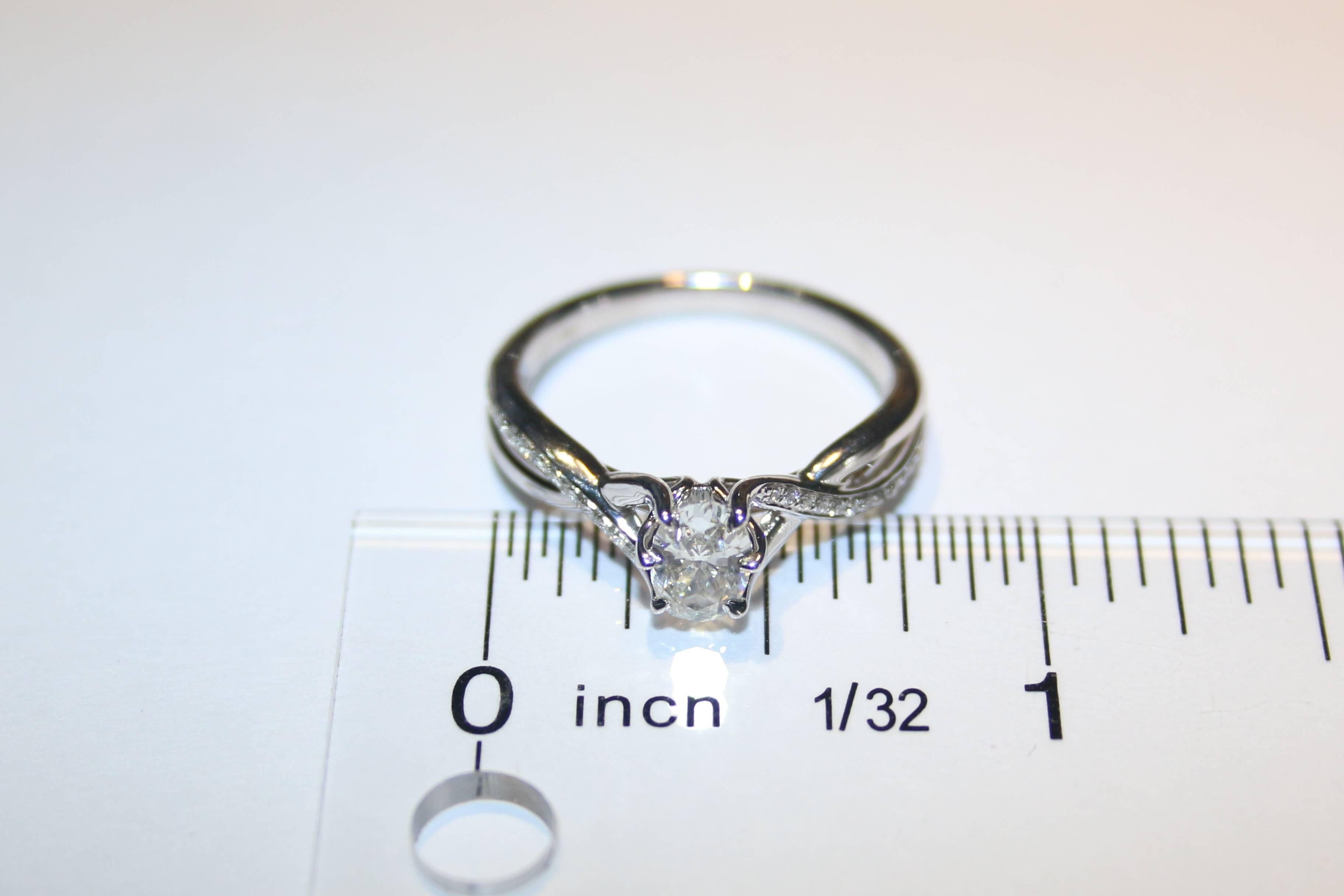 0.52 Carat Diamond Gold Oval Engagement Ring In New Condition In New York, NY