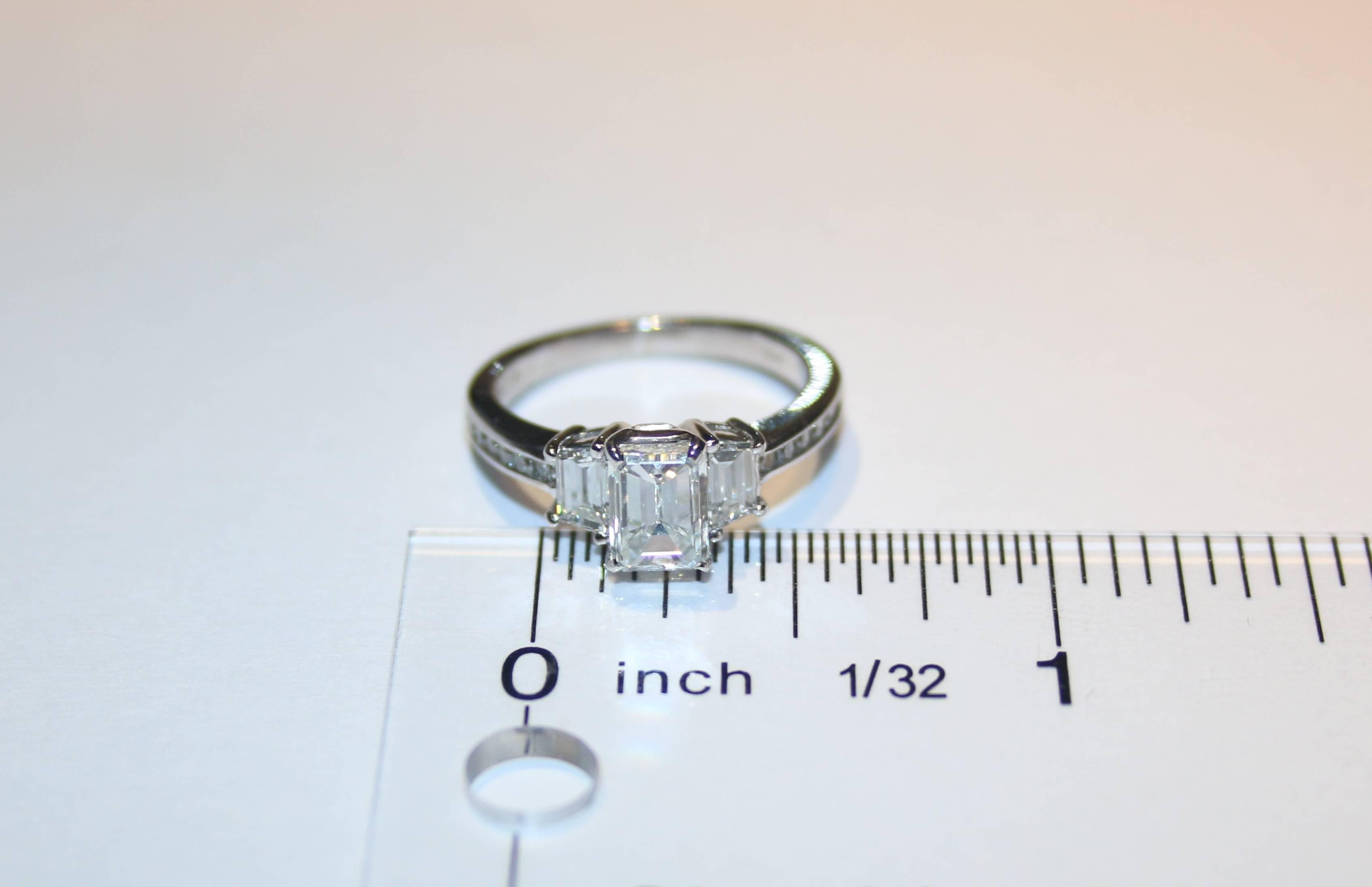 Bague en or à trois pierres avec diamants certifiés GIA de 1,16 carat G VVS2 Neuf - En vente à New York, NY