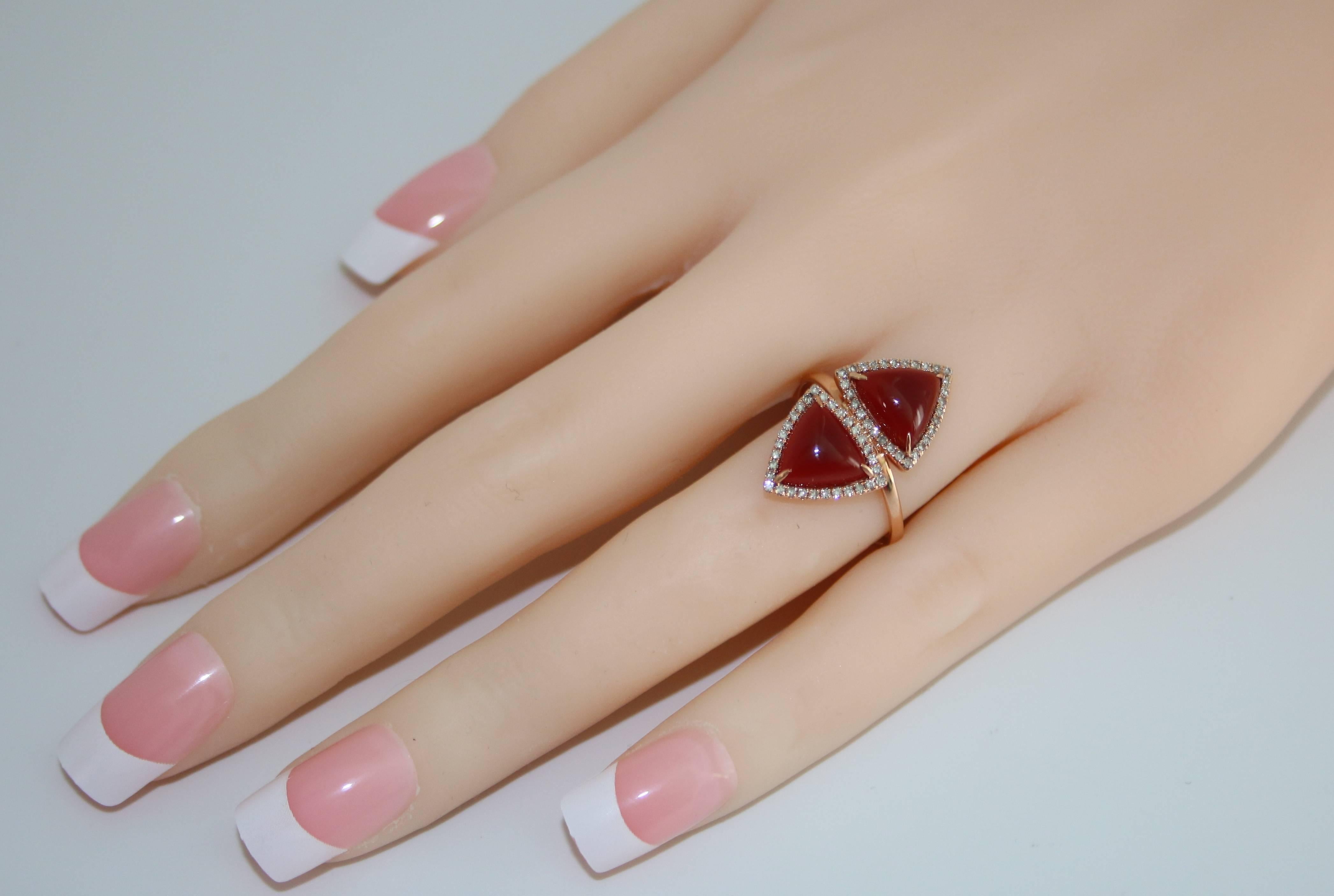 Trillion Cut 4.00 Carat Trillion Red Agate And Diamond Gold Ring For Sale