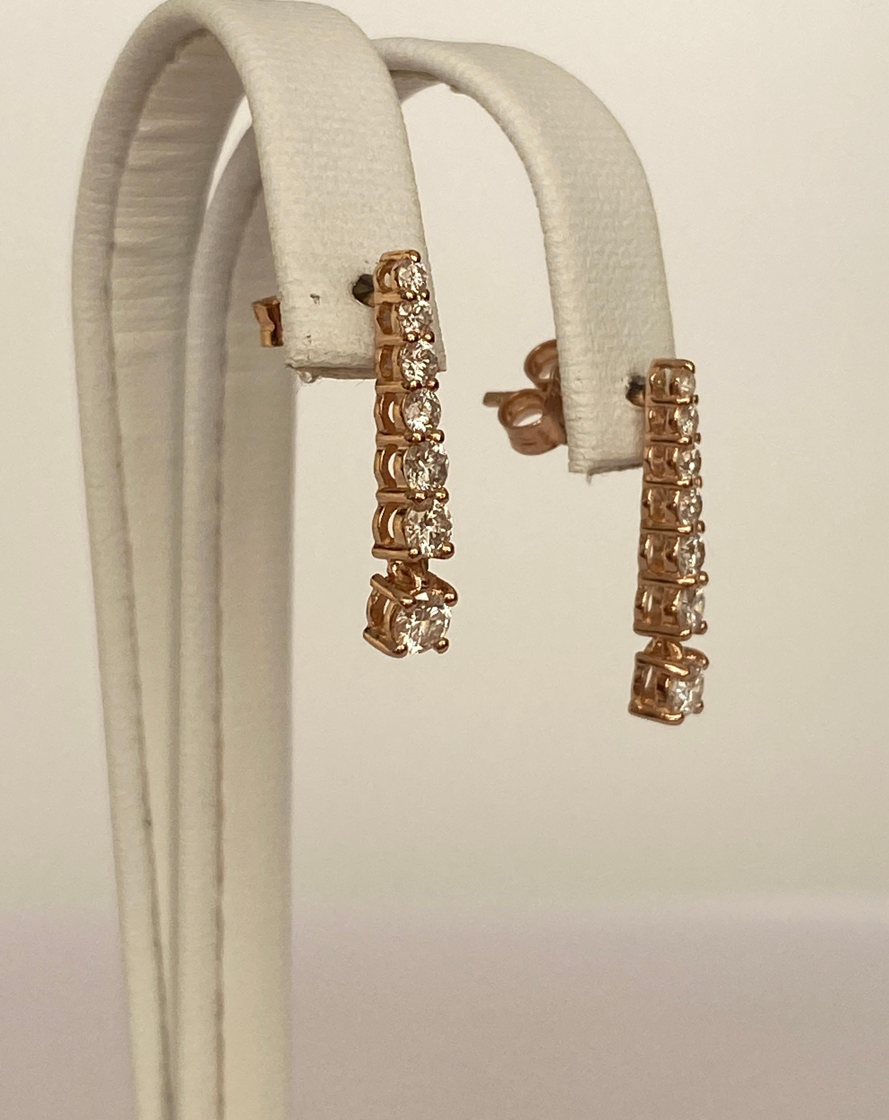 Taglio brillante Orecchini pendenti in oro rosa 18 kt con diamanti in vendita