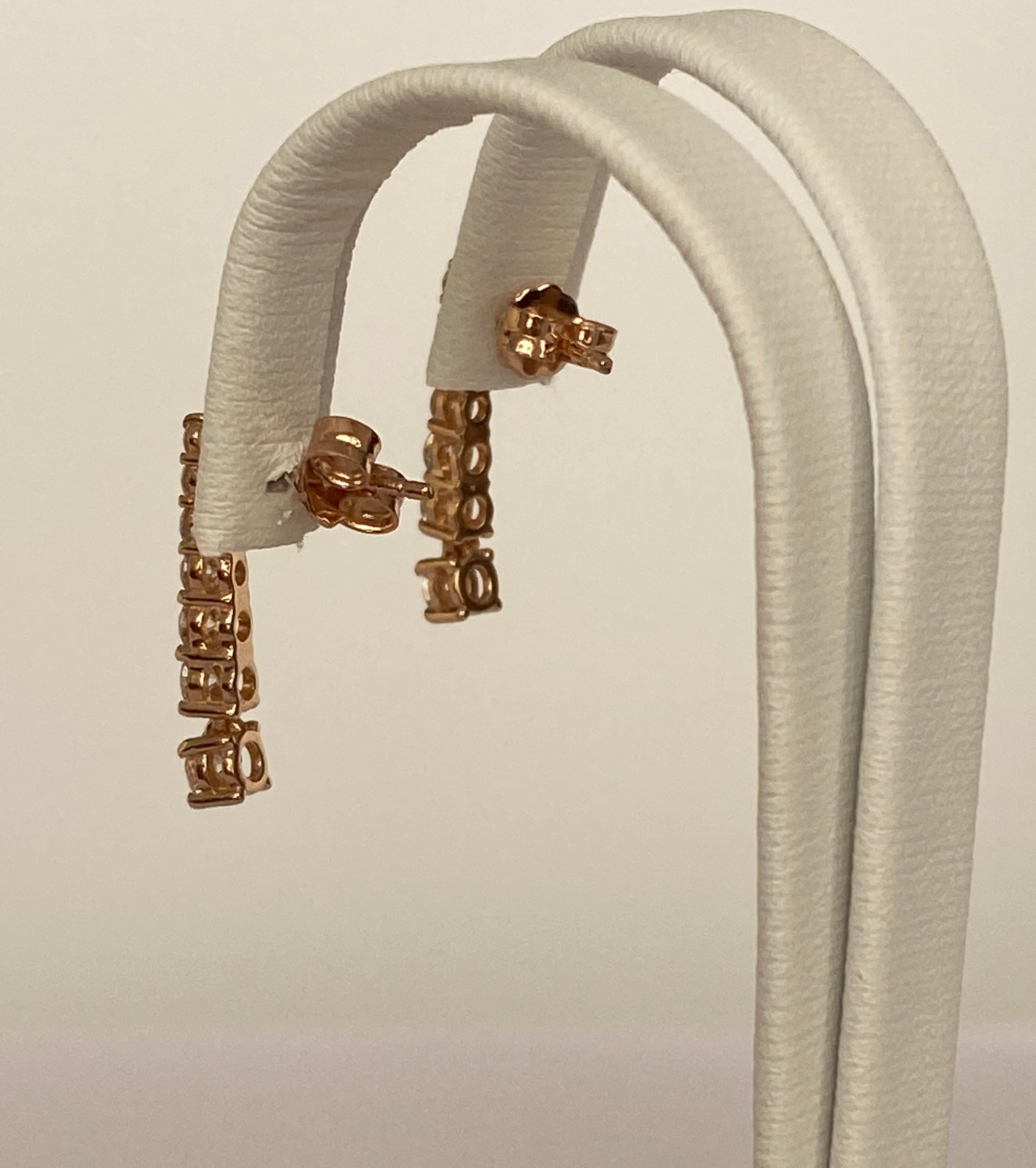 Orecchini pendenti in oro rosa 18 kt con diamanti in vendita 1