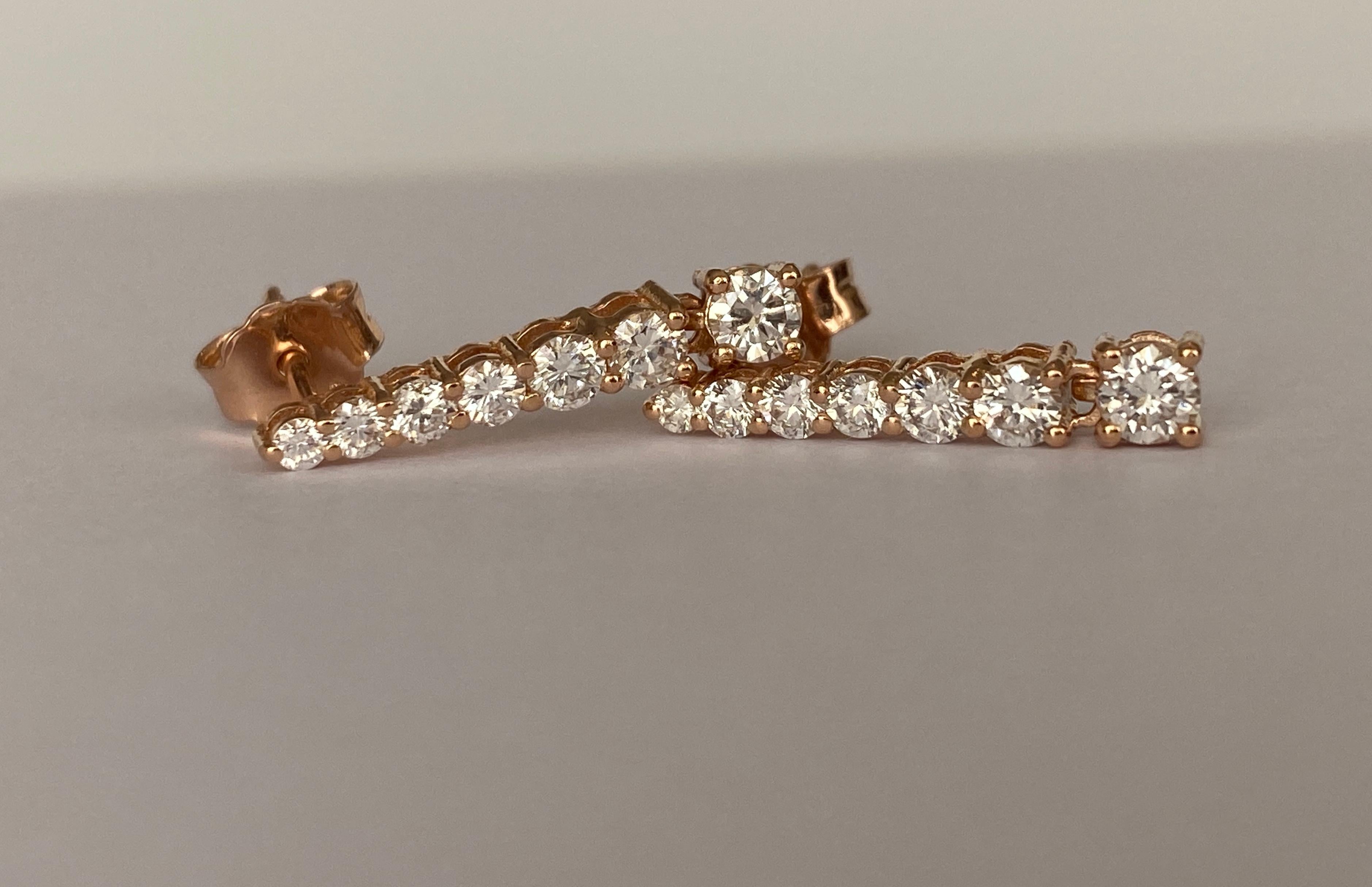 Orecchini pendenti in oro rosa 18 kt con diamanti in vendita 2