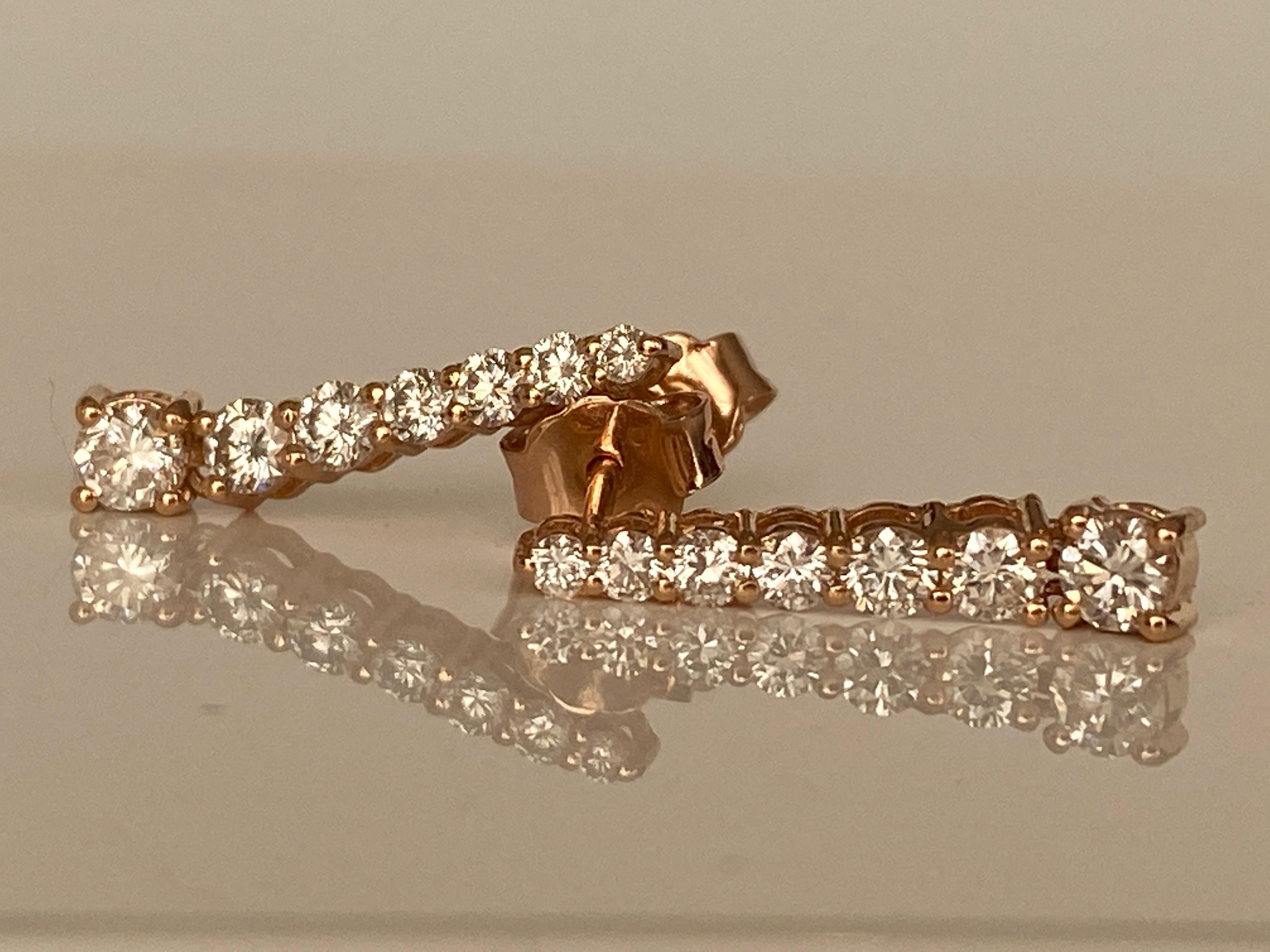 Orecchini pendenti in oro rosa 18 kt con diamanti in vendita 4