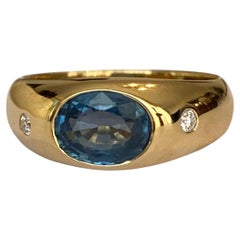 Luxury 18K Yellow Gold Ring with 2.00 ct Blue Sapphire and Diamonds