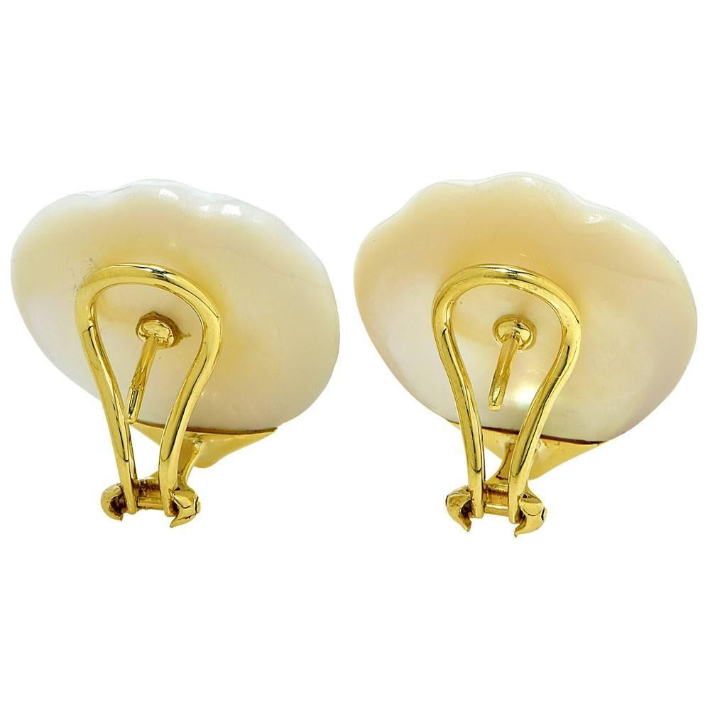 Tiffany & Compay Mother of Pearl Yellow Gold Fan Style Earrings In Excellent Condition In Boca Raton, FL