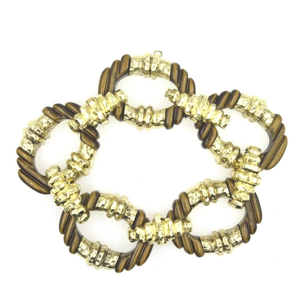 Tiger's Eye Hammered Yellow Gold Link Bracelet In Excellent Condition In Boca Raton, FL