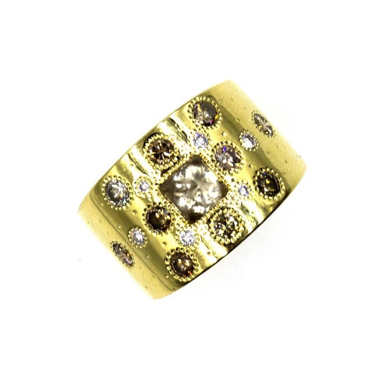DeBeers Talisman Diamond 18 Karat Yellow Gold Band Ring at 1stDibs
