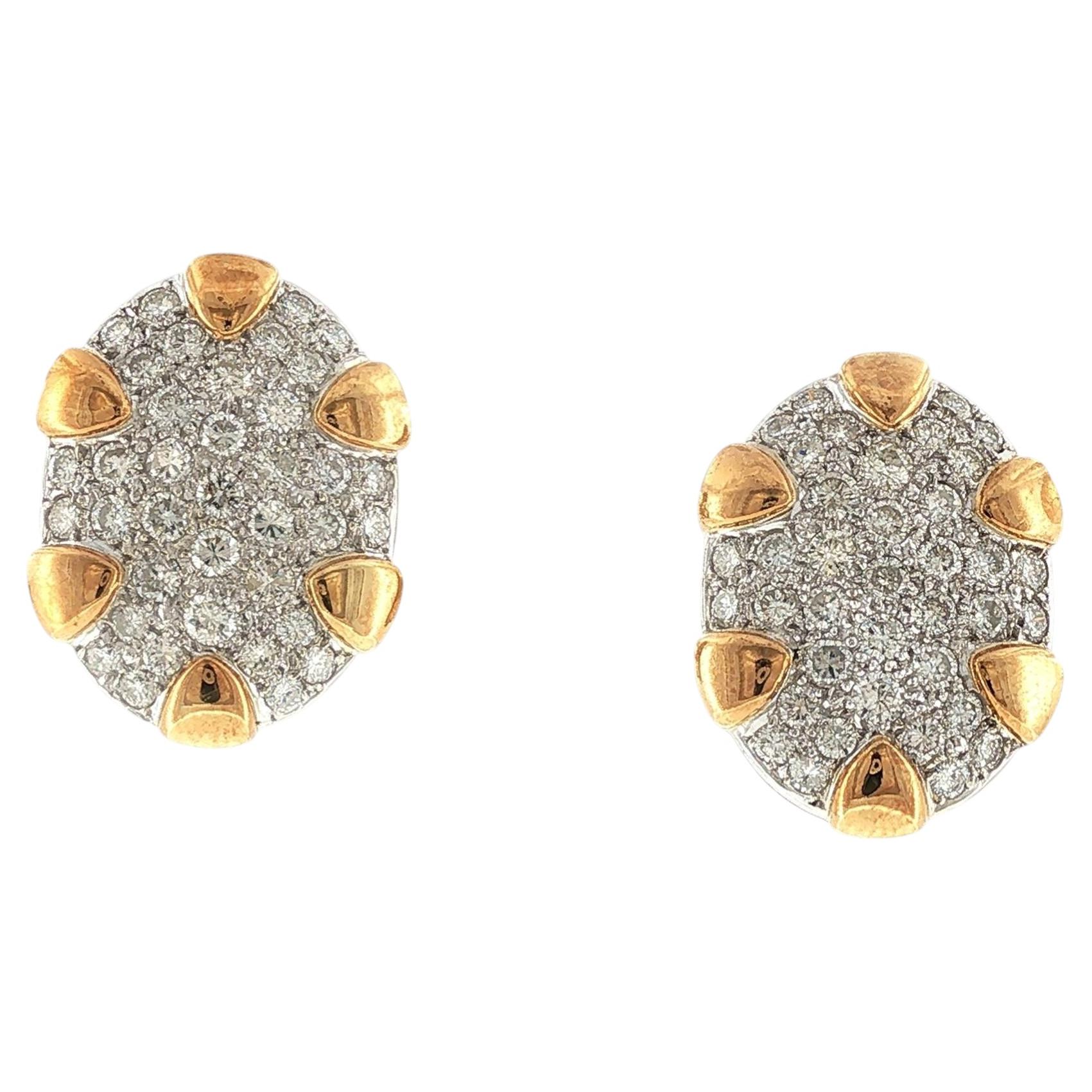 5 CTW, runde Diamanten im Brillantschliff, Pavé-Fassung, ovale Ohrclips aus 18-Karat-Gold im Angebot
