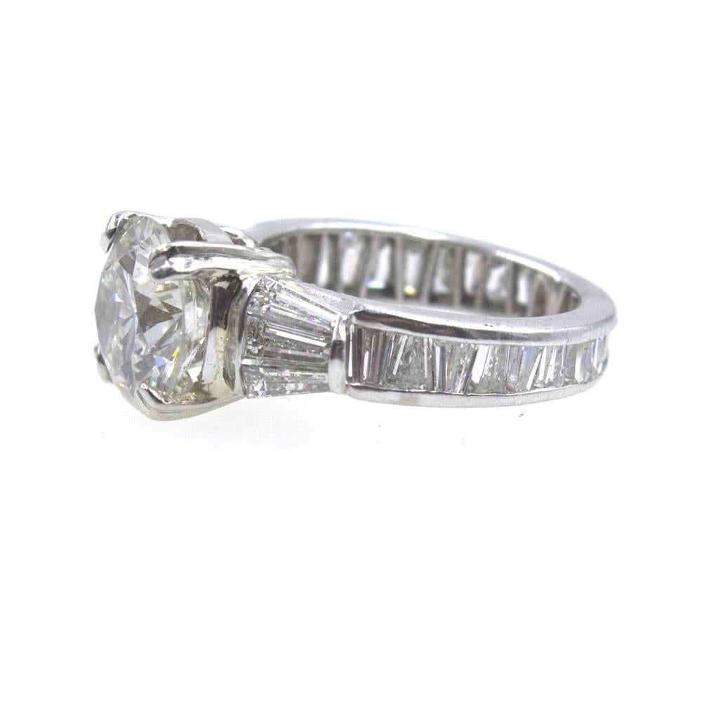 Women's Modern 3.05 Carat Diamond Platinum Engagement Ring GIA Certificate