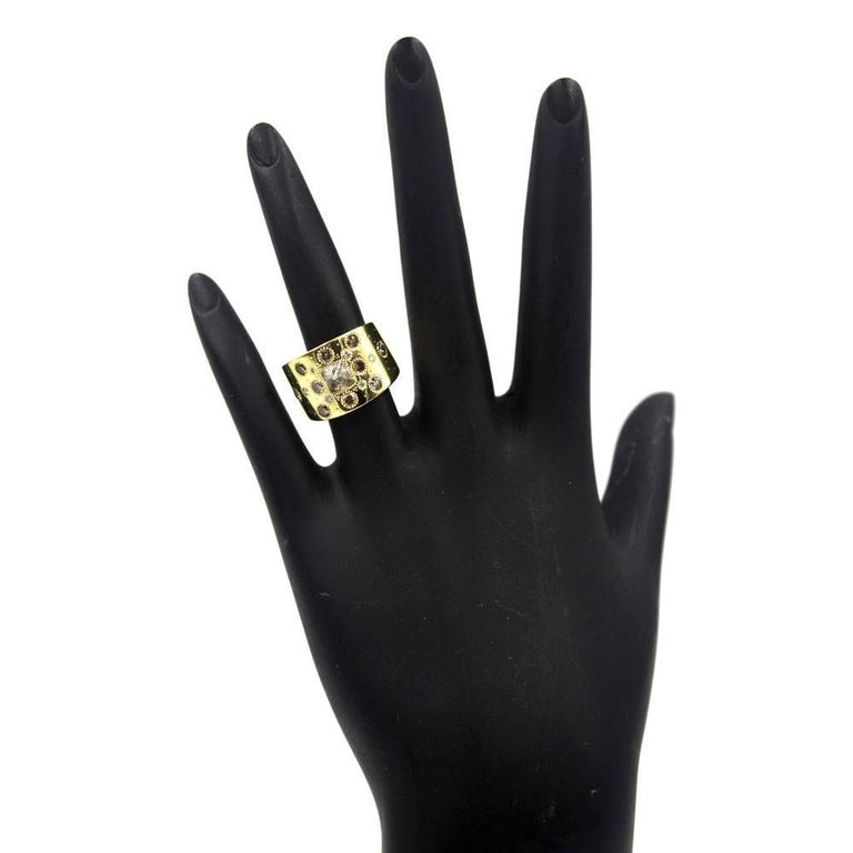 DeBeers Talisman Diamond 18 Karat Yellow Gold Band Ring at 1stDibs