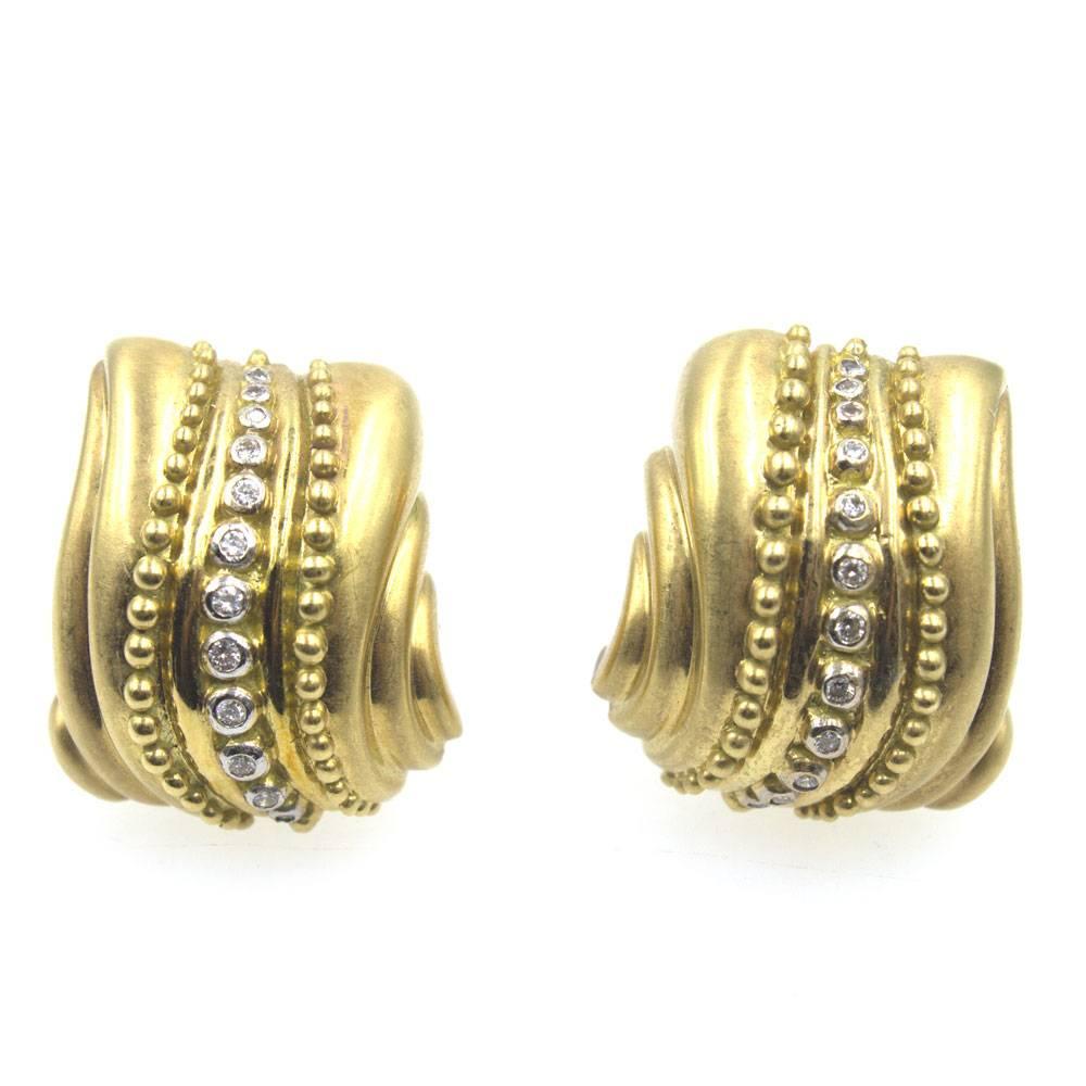 Modern Diamond Satin Finished 18 Karat Yellow Gold Textured Earrings