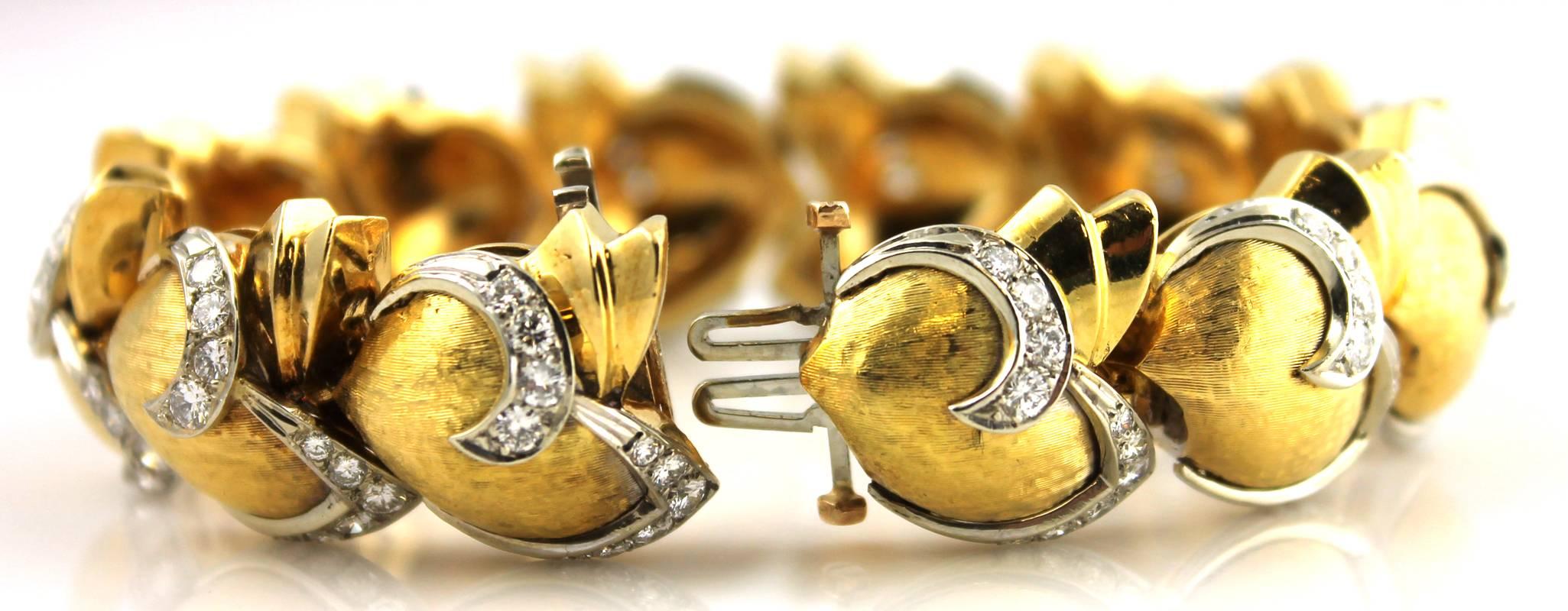 Round Cut  Diamond Satin Finished 18 Karat Yellow Gold Platinum Link Bracelet