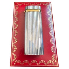 90s Le Must de Cartier Accendino vintage in argento "Godron", zaffiro cabochon e oro
