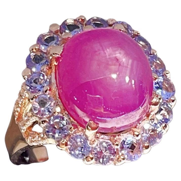 Anillo de cóctel Bochic "Capri" de rubí estrella con tanzanita púrpura engastado en oro de 22 quilates ...