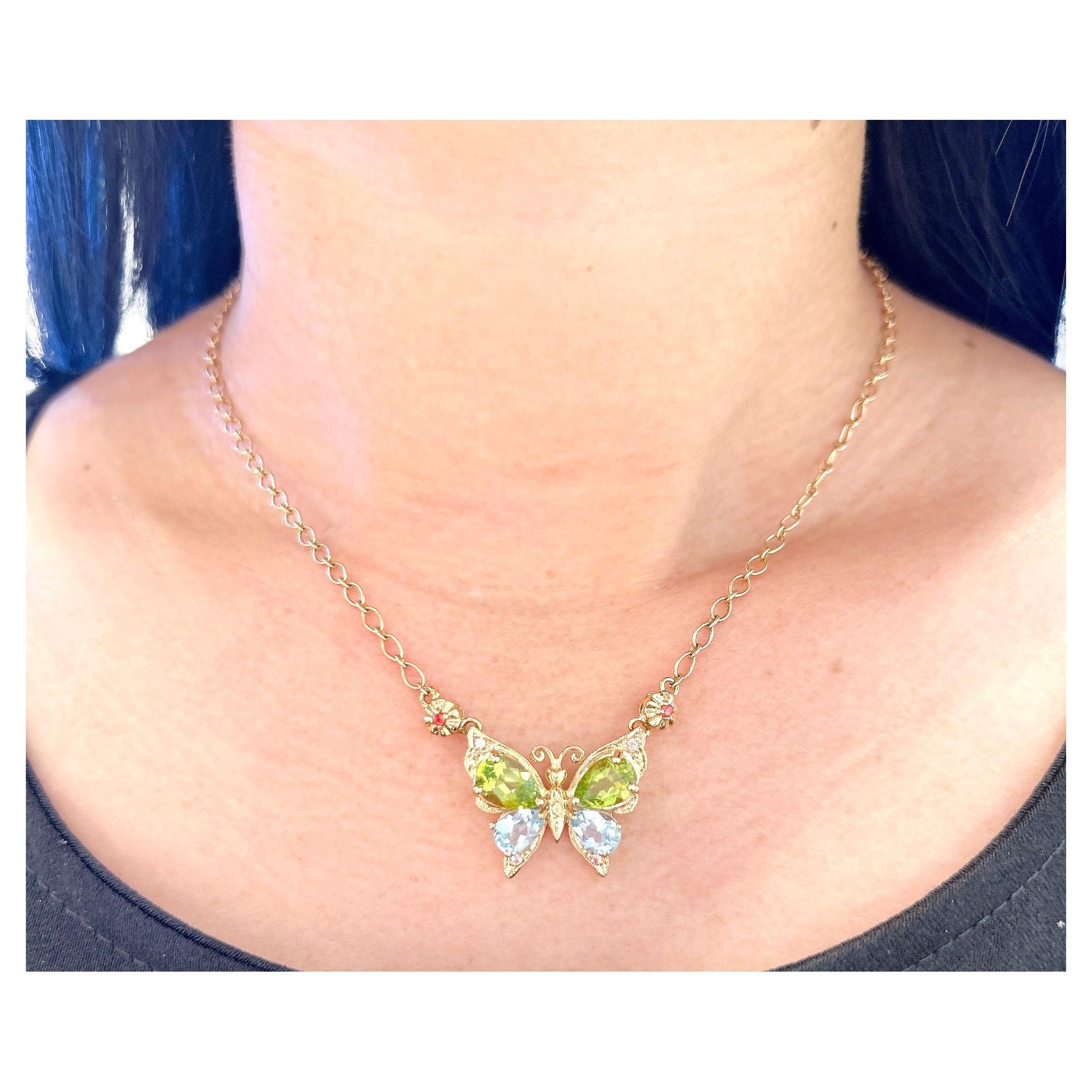 Collar Mariposa Bochic "Capri" de Peridoto y Topacio Azul en Oro de 18 quilates y Plata en venta