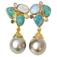 Bochic "Orient" Set di orecchini vintage con opale, perle dei mari del sud e zaffiri in oro 18 carati