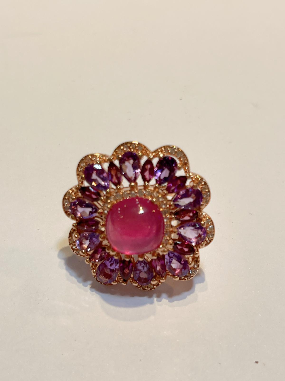 Anello da cocktail con rubino d'epoca e gemme multicolore Bochic 