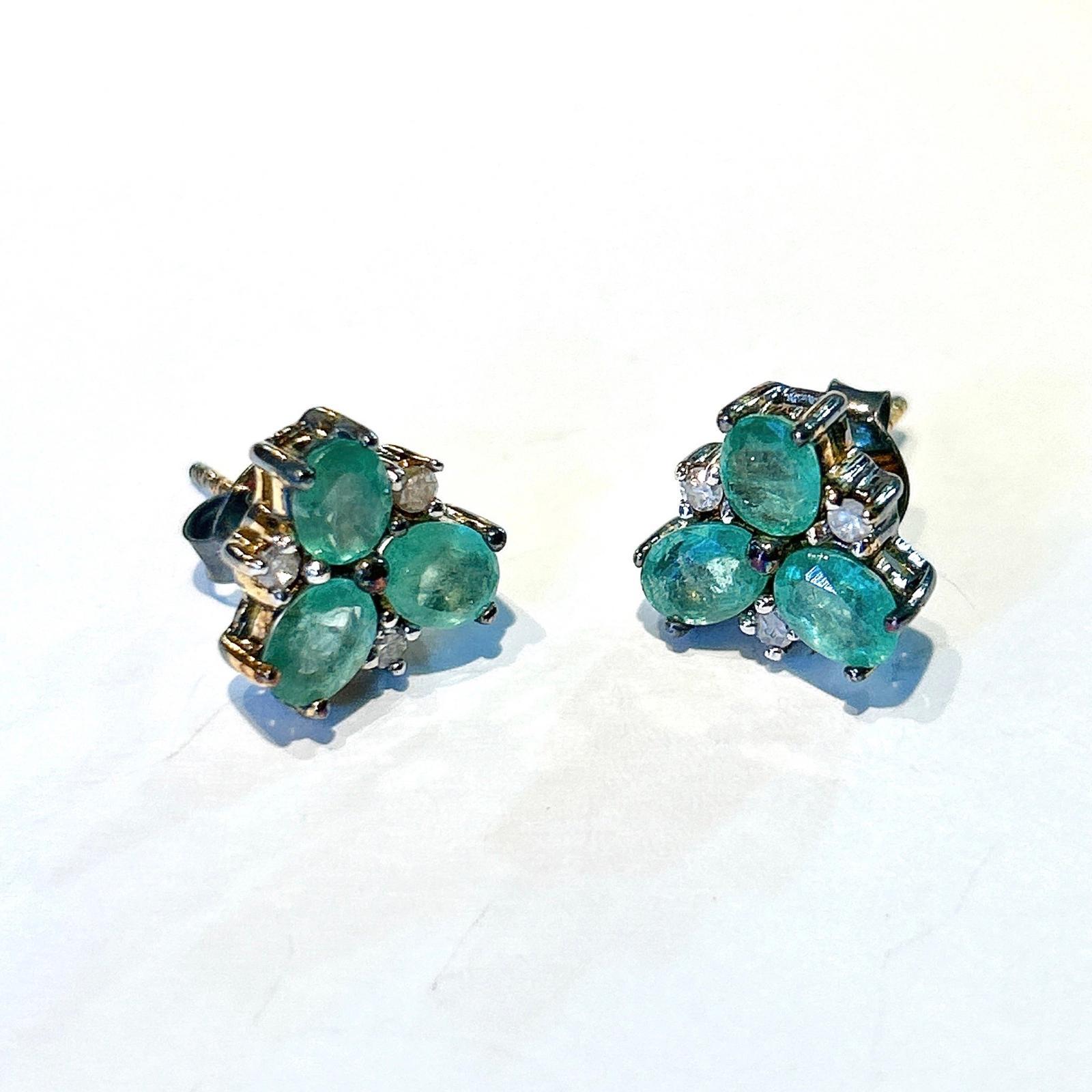 Boucles d'oreilles Bochic Orient en or et argent 18 carats avec émeraudes et diamants taille rose Neuf - En vente à New York, NY