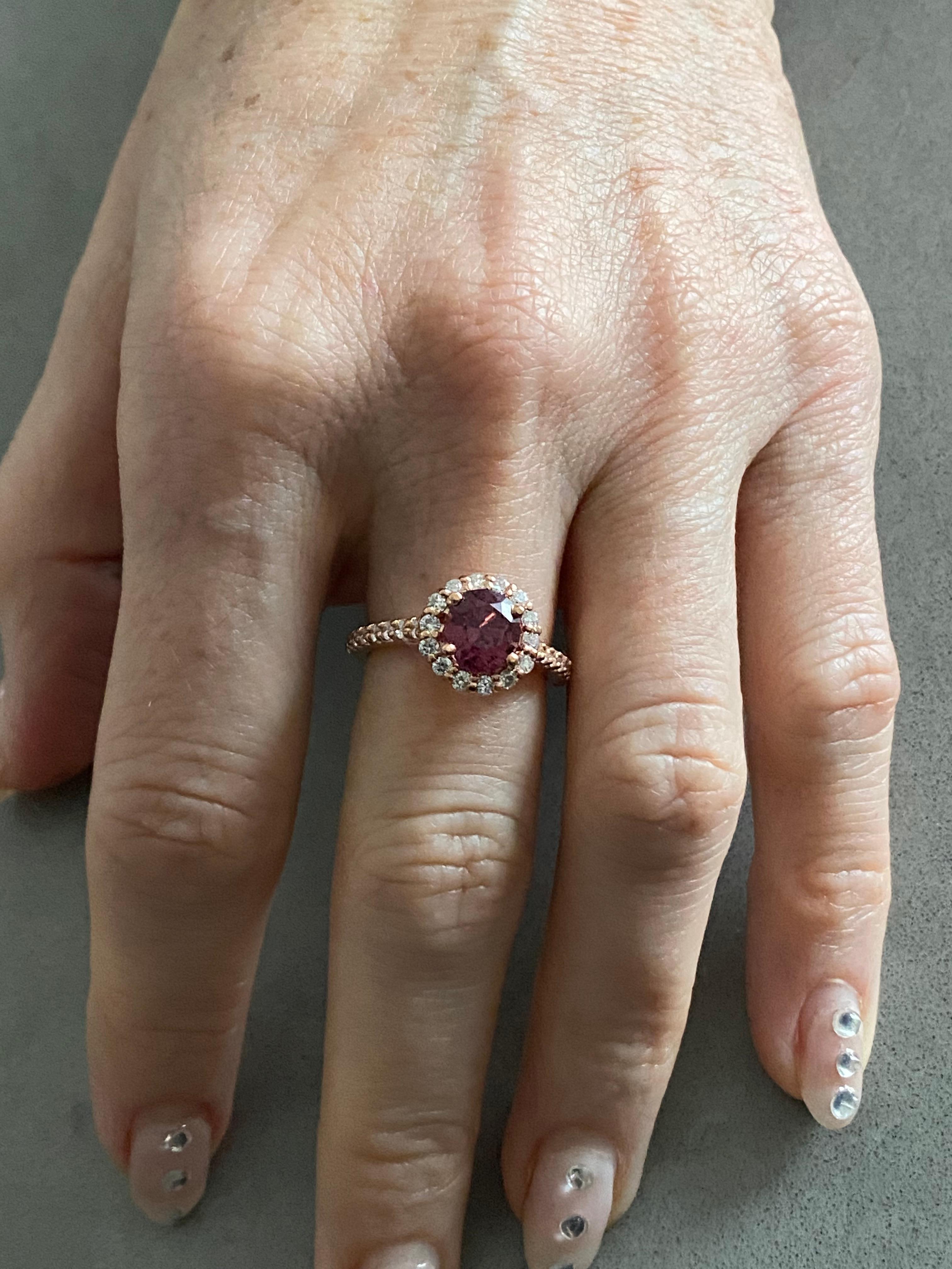 Art déco Bochic Bague Vintage en or jaune 18 carats avec saphir rouge et diamant en vente